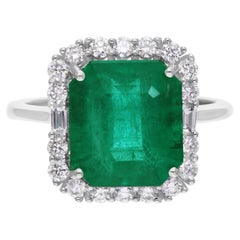 18 Karat Weißgold 5,86 Tcw sambischen Smaragd Diamant Cocktail Jahrestag Ring