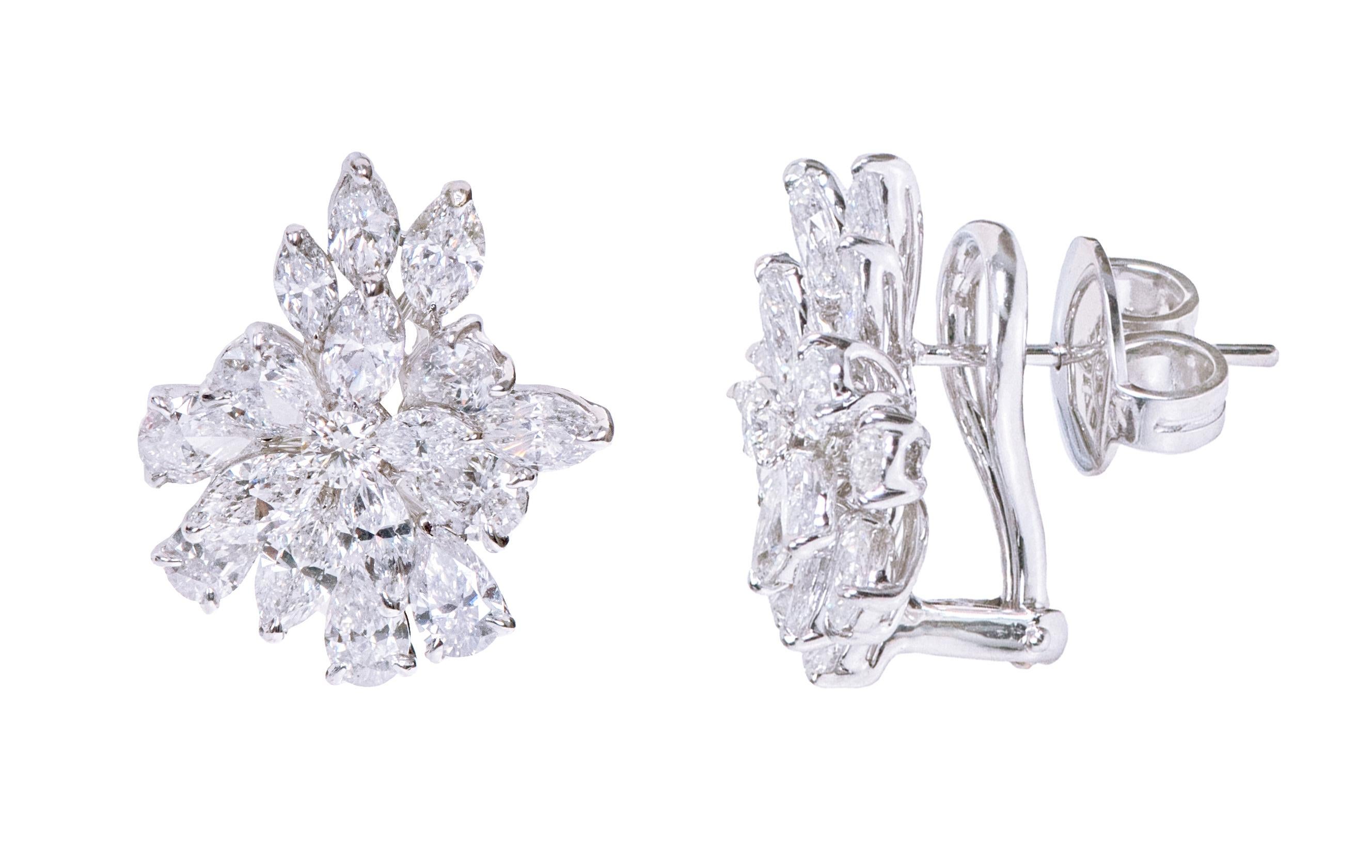 18 Karat White Gold 5.97 Carat Diamond Modulation Cocktail Stud Earrings

This incredible fancy shaped diamond earring is vividly magical. The design is magnificently created in 4 different levels to layered one over another and slightly angled to