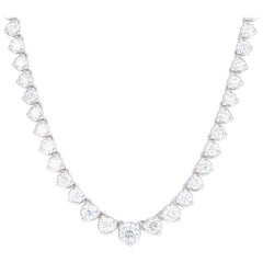 18 Karat White Gold 6 Carat Graduated Round Brilliant Cut Diamond Necklace