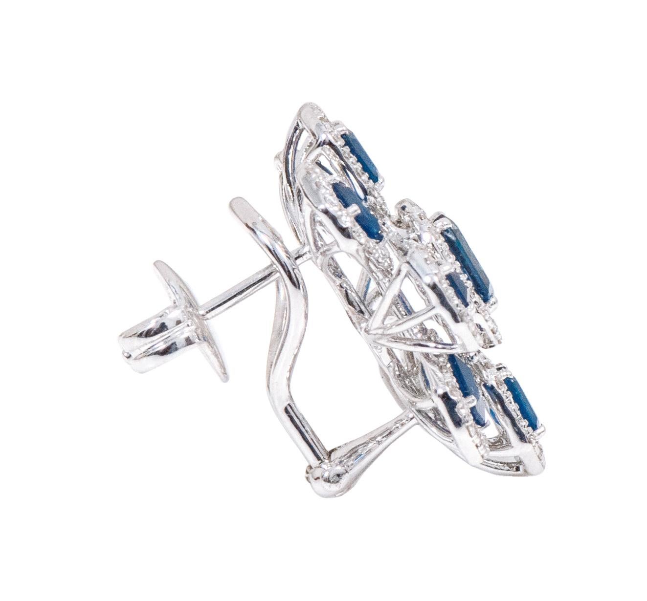 18 Karat White Gold 6.11 Carat Diamond and Sapphire Cocktail Stud Earrings In New Condition For Sale In Jaipur, IN