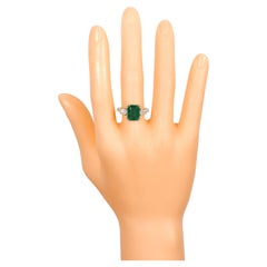 18 Karat White Gold 6.24 Carat Vivid Green Emerald and Diamond Cocktail Ring