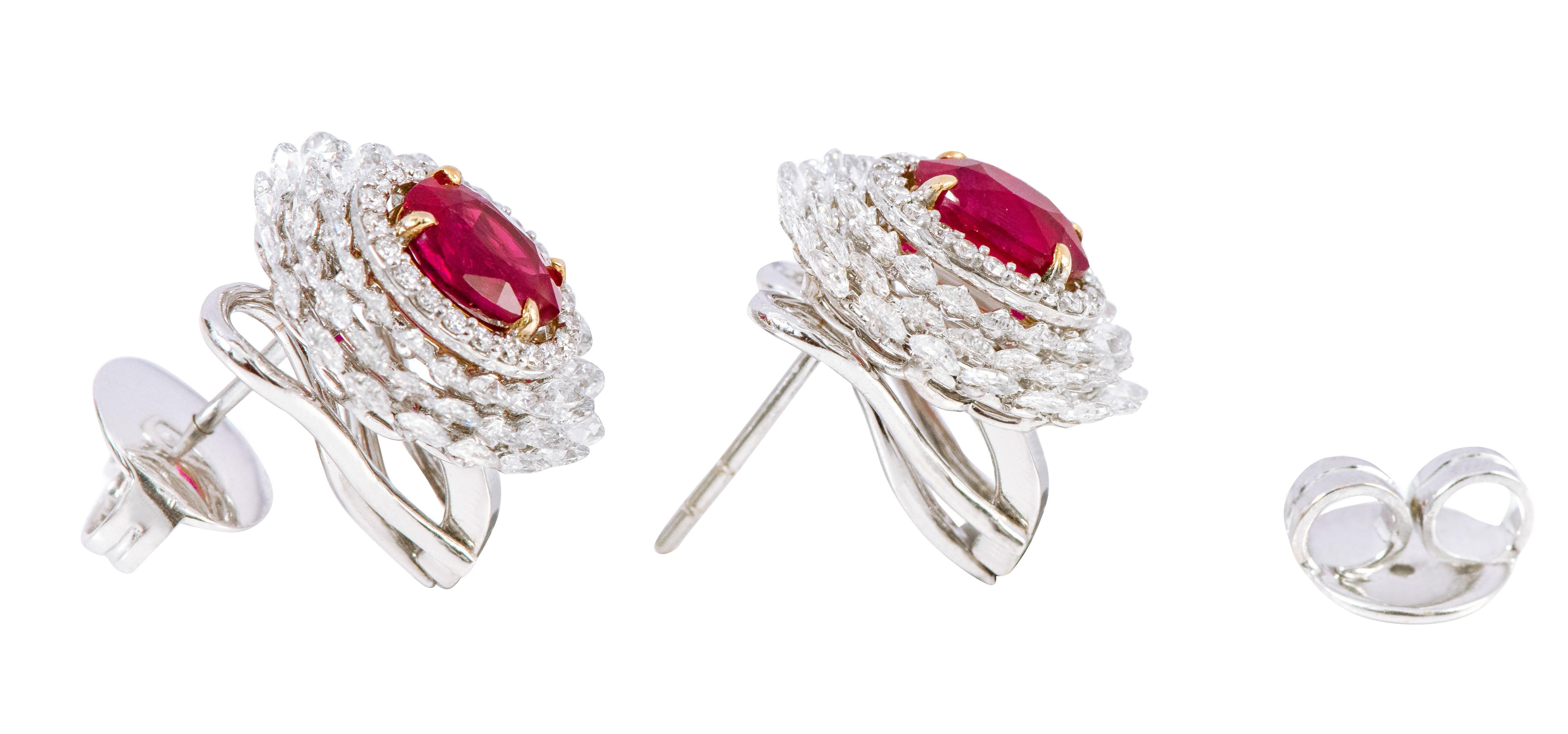 18 Karat White Gold 6.27 Carats Ruby and Diamond Cluster Stud Earrings In New Condition For Sale In Jaipur, IN