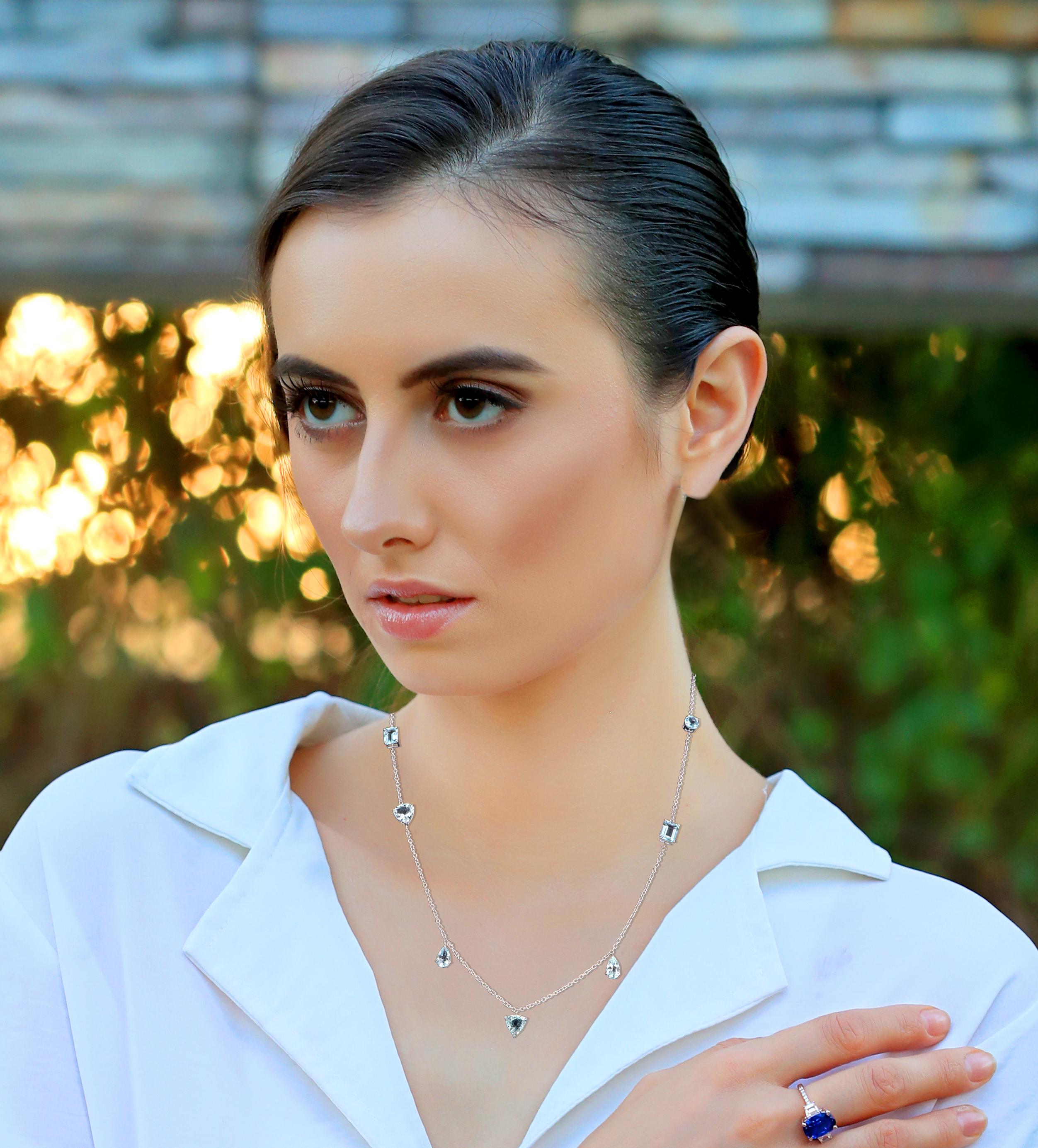 Women's 18 Karat White Gold 6.29 Carat Multi-Shape Aquamarine Drop Link Necklace For Sale
