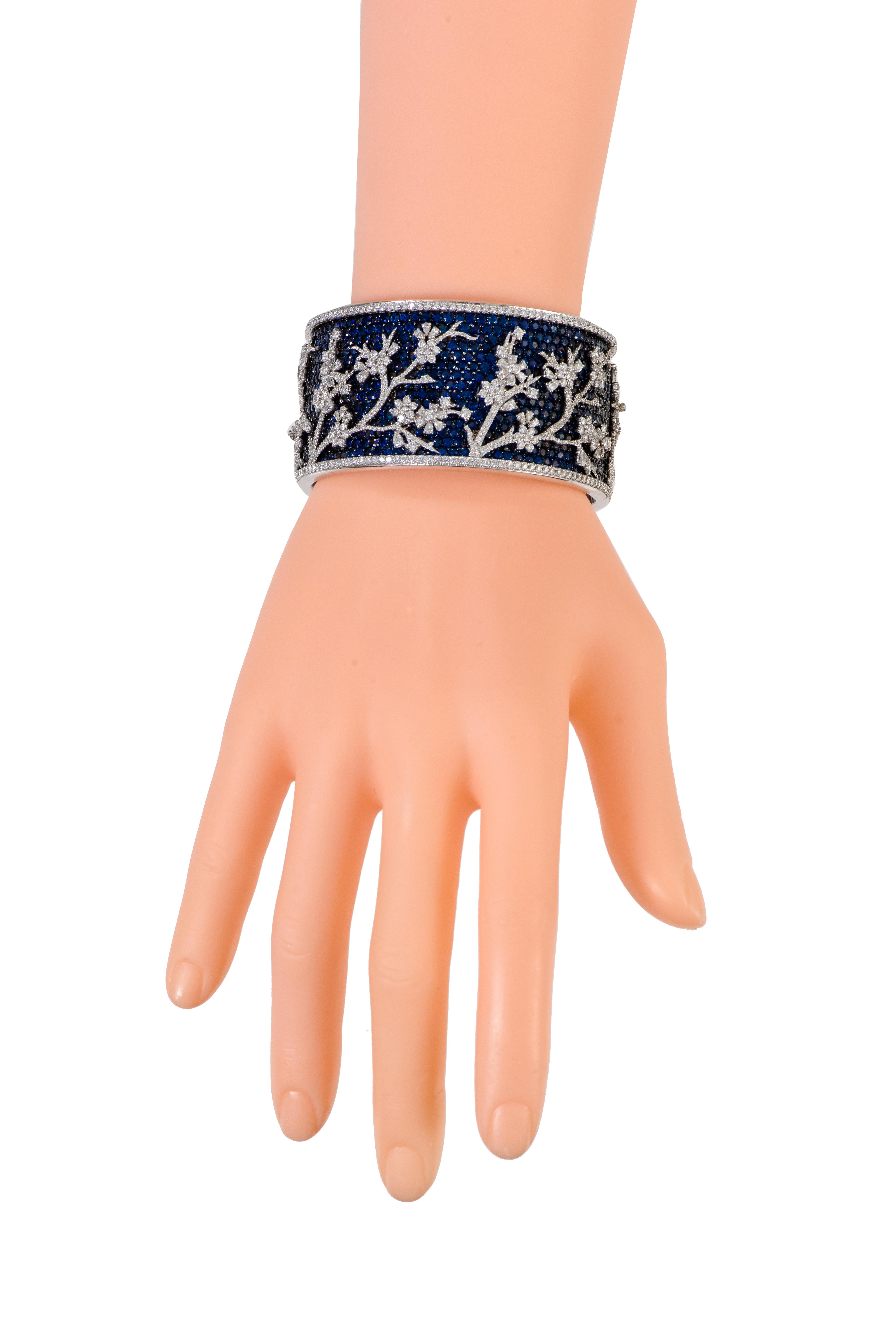 Moderno Bracciale in oro bianco 18 carati con zaffiro e diamante da 63,63 carati in stile moderno in vendita