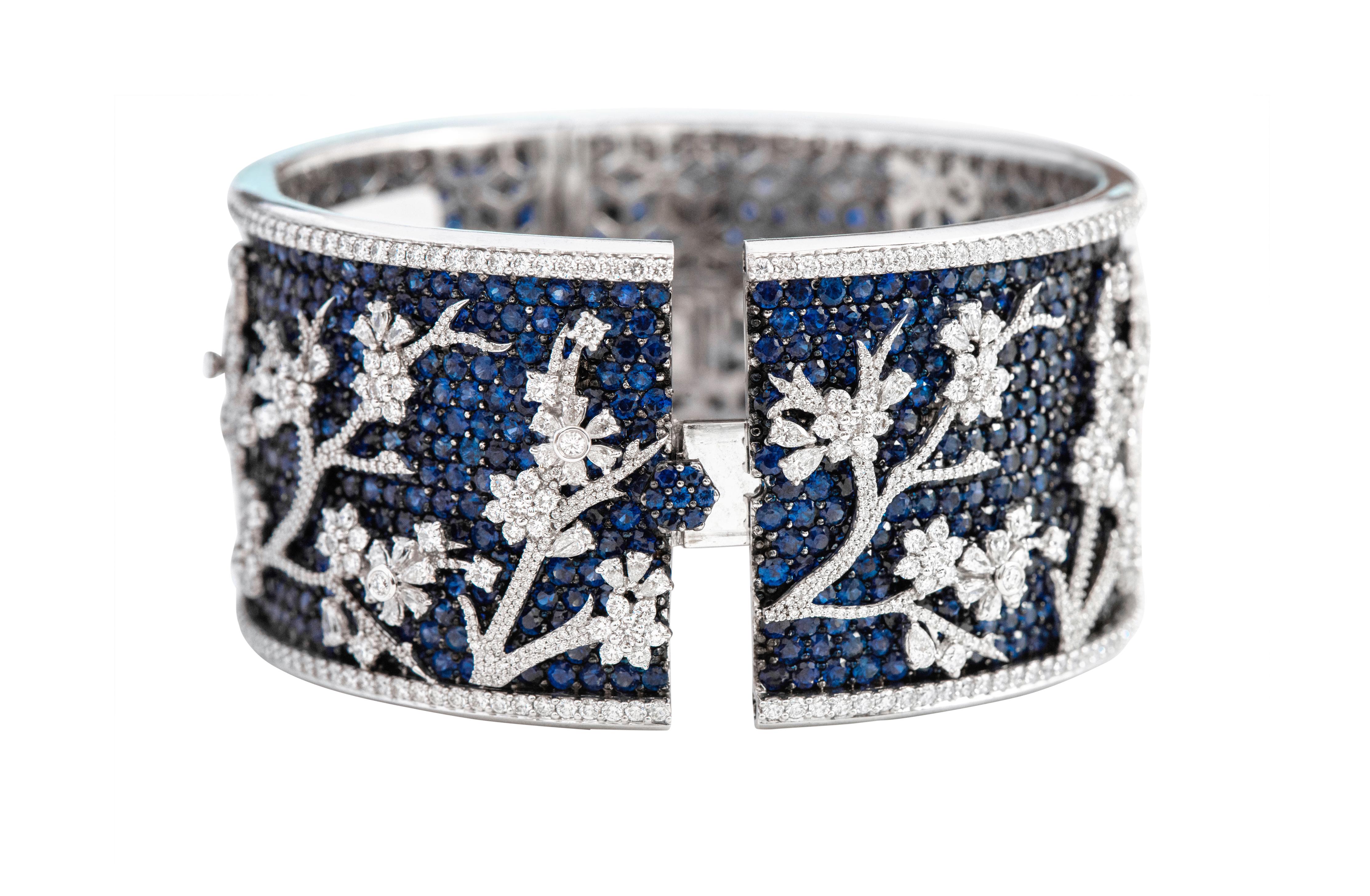 Taglio brillante Bracciale in oro bianco 18 carati con zaffiro e diamante da 63,63 carati in stile moderno in vendita