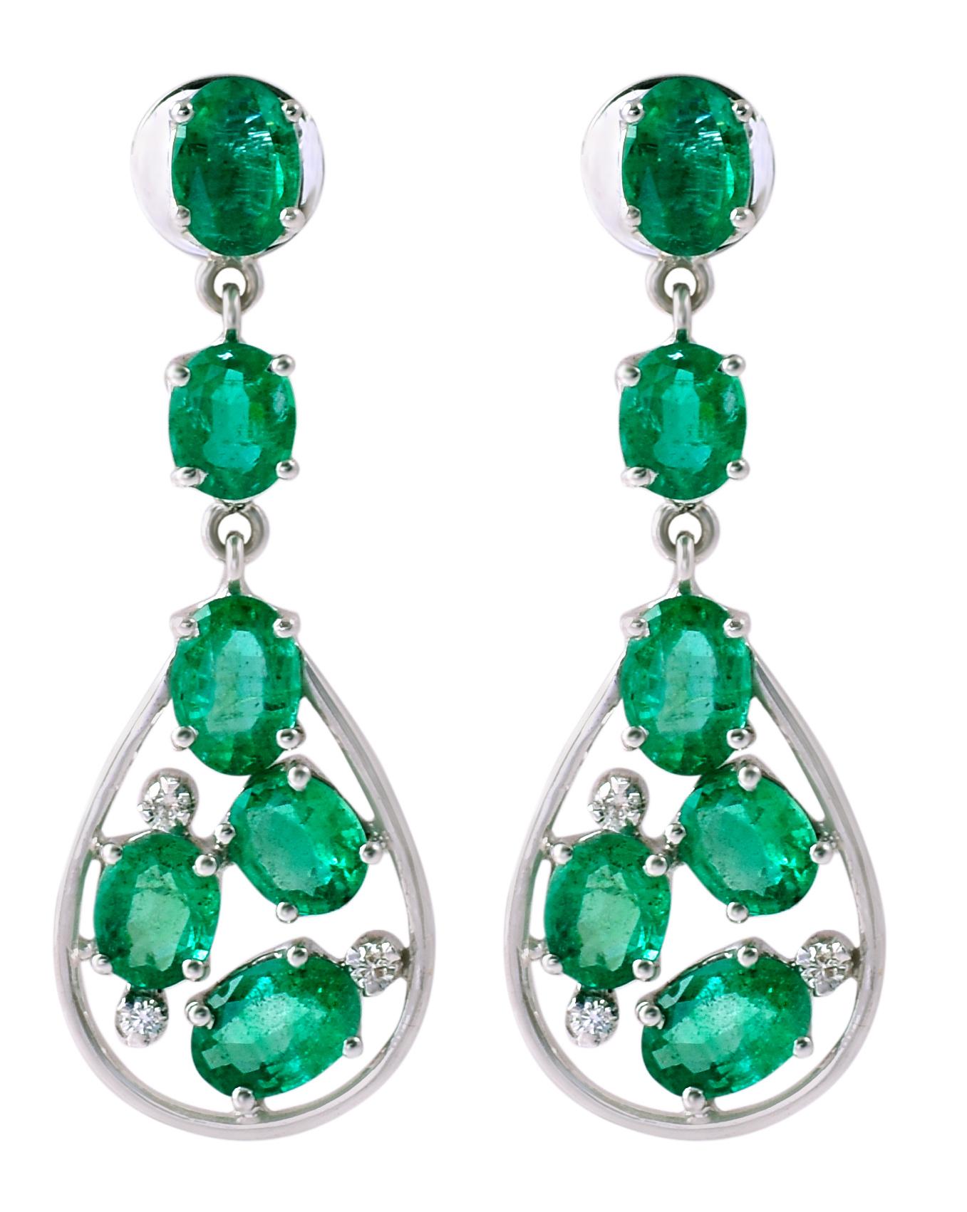 Modern 18 Karat White Gold 6.52 Carat Oval-Cut Emerald and Diamond Dangle Earrings For Sale