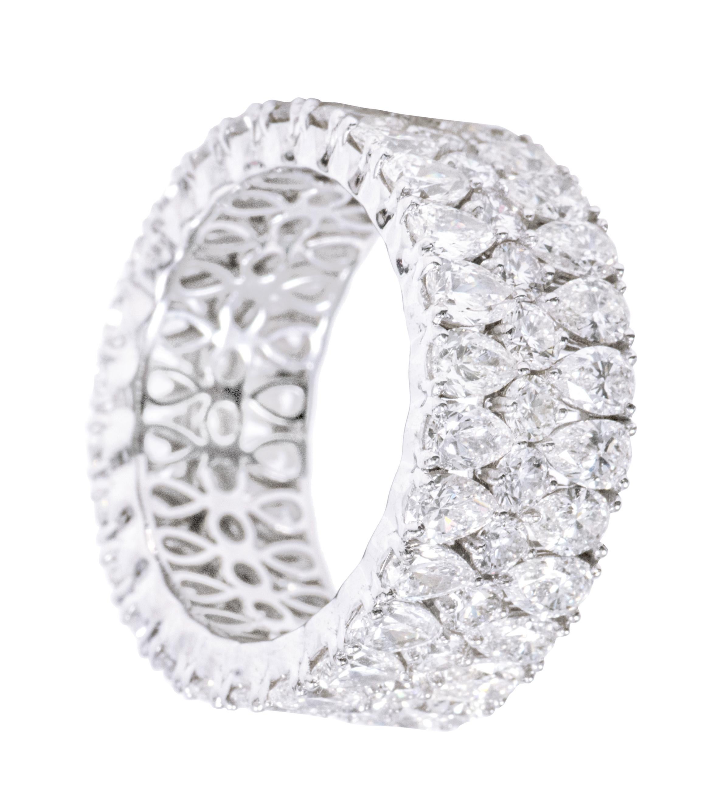 18 Karat White Gold 6.62 Carat Solitaire Diamond Eternity Band Ring In New Condition For Sale In Jaipur, IN