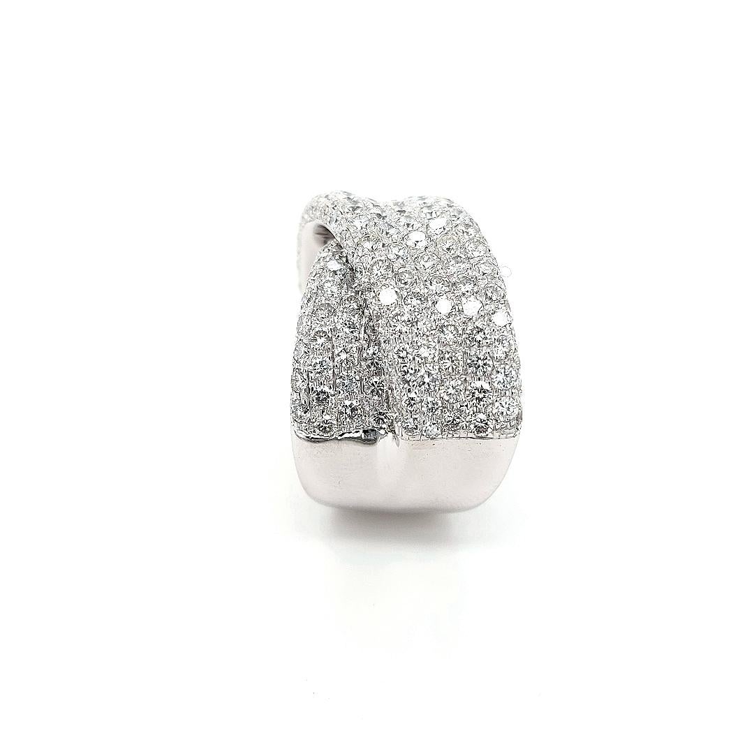 18kt White Gold 6.73ct Diamond Pavé Ring For Sale 2