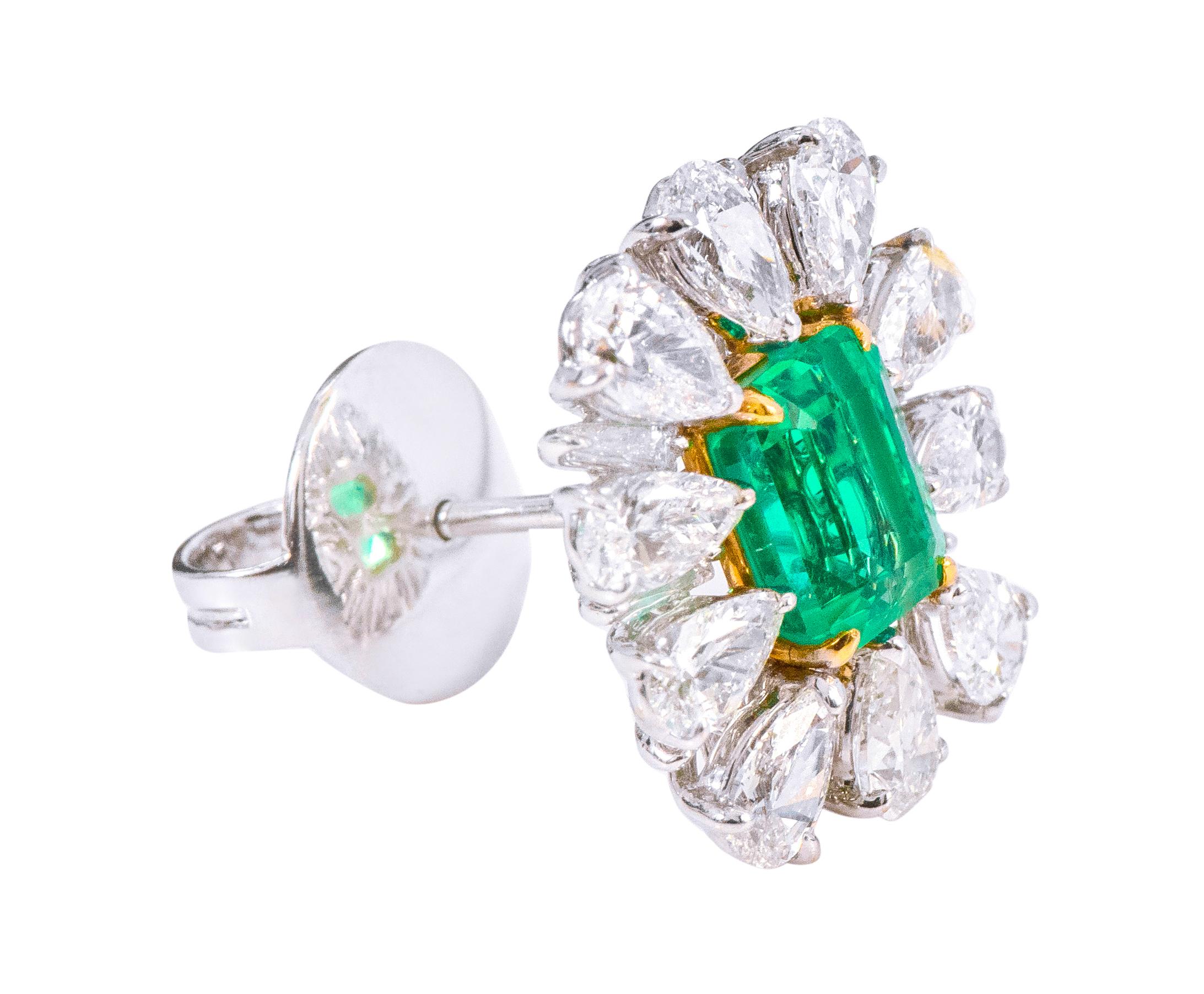 18 Karat White Gold 6.80 Carat Natural Emerald and Diamond Cluster Stud Earrings For Sale 1