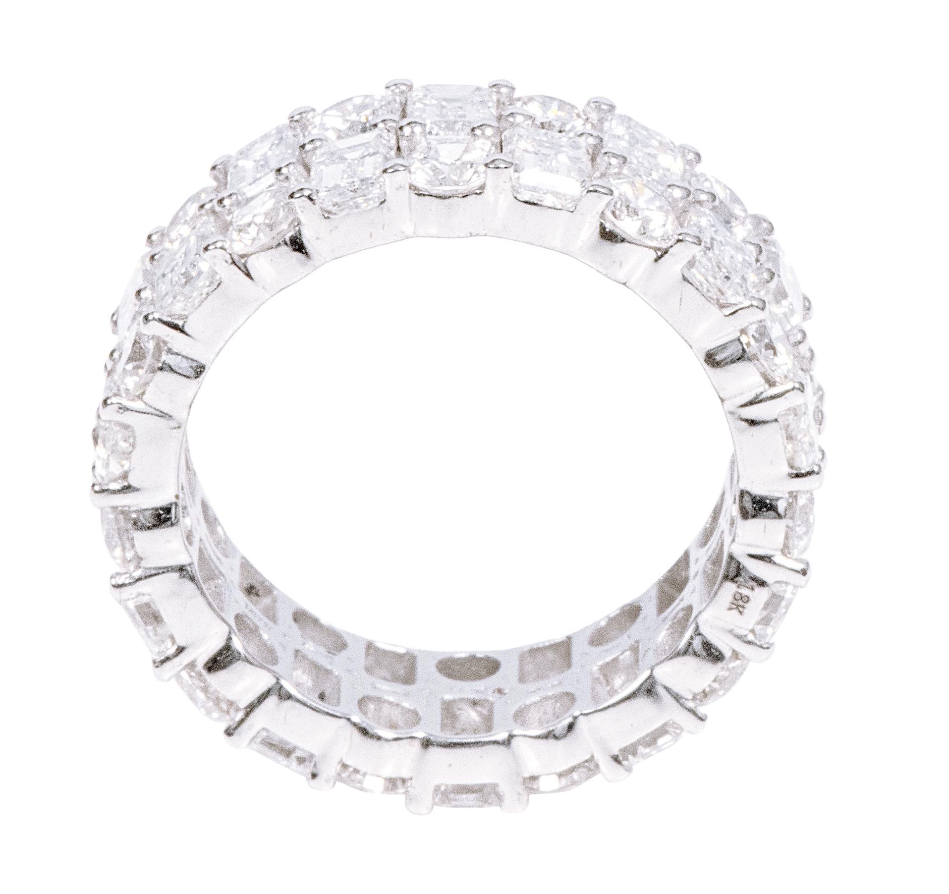 18 Karat White Gold 6.87 Carat Solitaire Diamond Eternity Band Ring In New Condition For Sale In Jaipur, IN