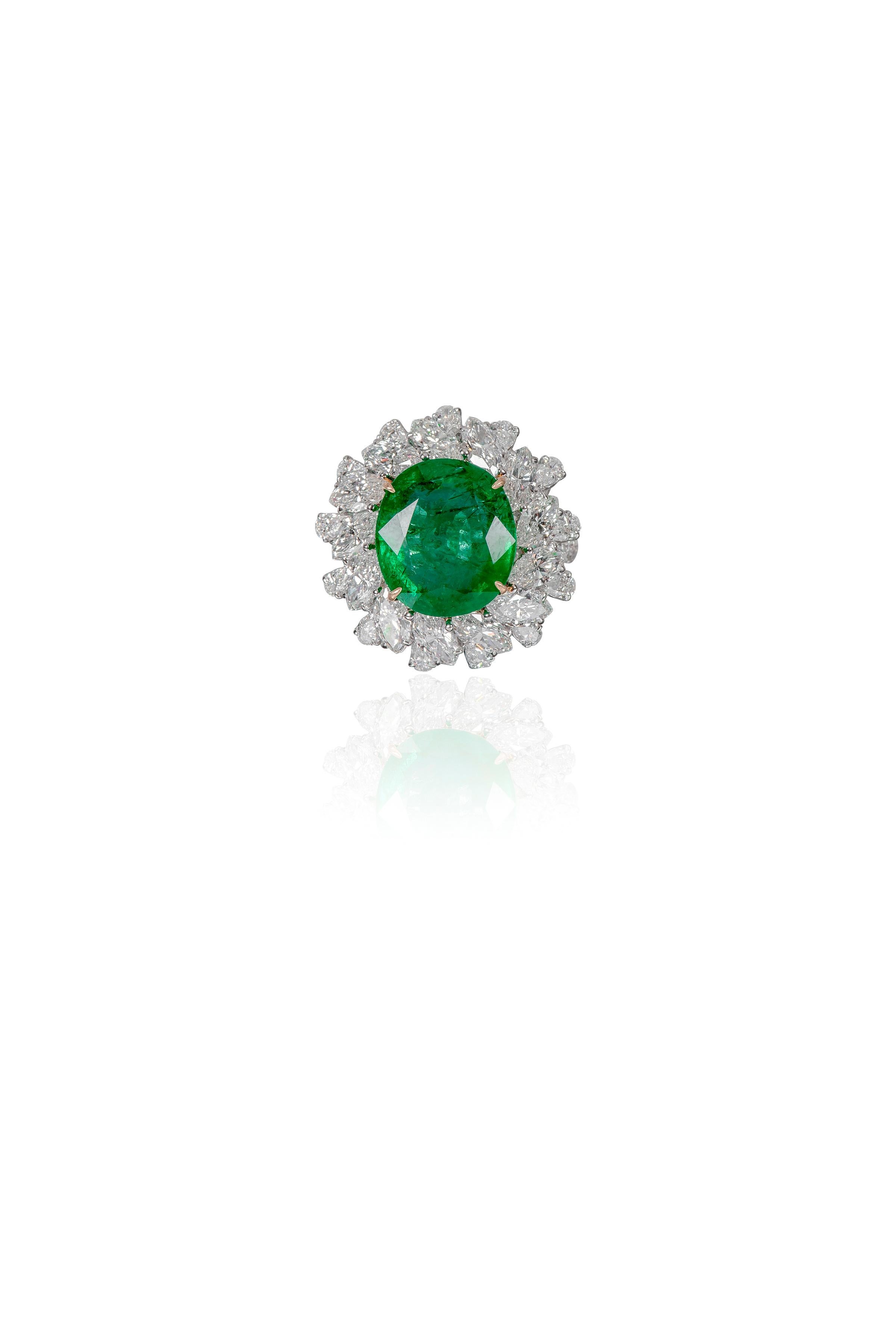 Women's 18 Karat Gold 6.98 Carat Natural Emerald and Diamond Cluster Statement Ring For Sale