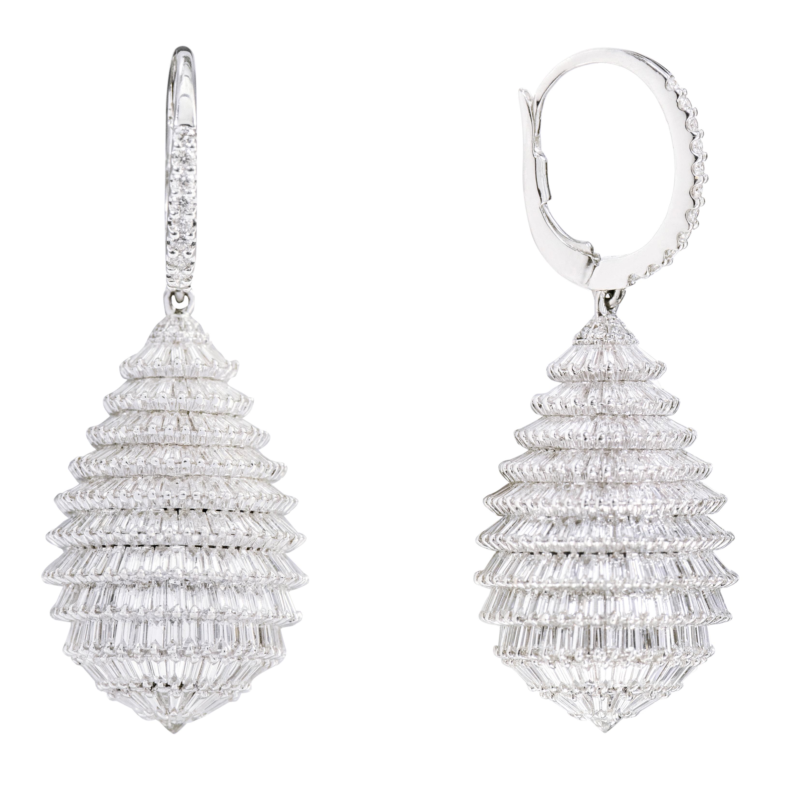 18 Karat White Gold 7.41 Carat Baguette-Cut Diamond Drop Cocktail Earrings

This is a transformative and an articulate visionary diamond drop earring. The earring design is inspired from the in-famous Fraser fir tree. The tree's needles/pines are