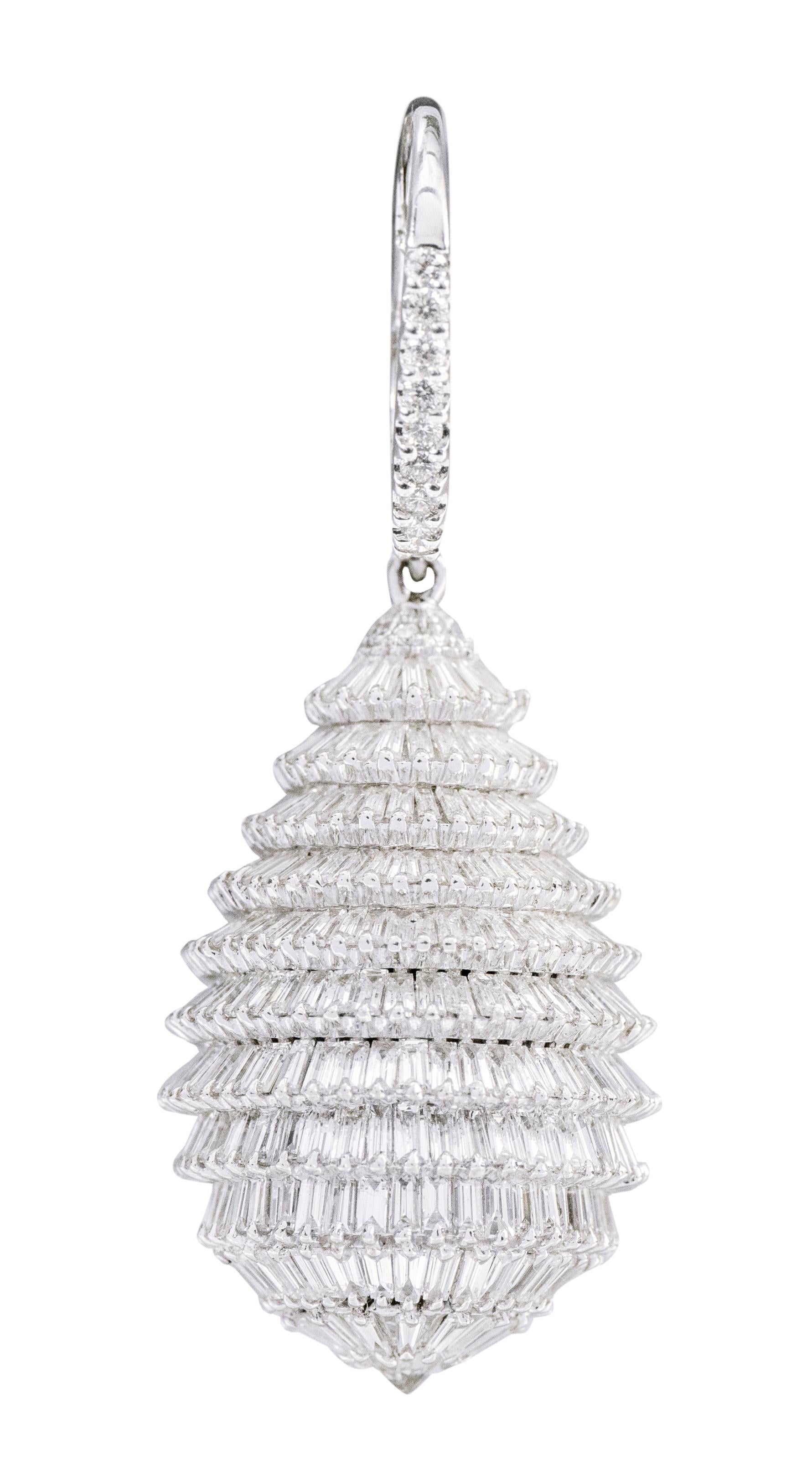 Pendants d'oreilles cocktail en or blanc 18 carats avec diamants taille baguette de 7,41 carats Pour femmes en vente