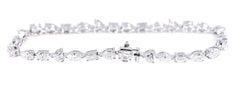 Pulsera de tenis de oro blanco de 18 quilates con diamantes solitarios multiforma de 7,71 quilates