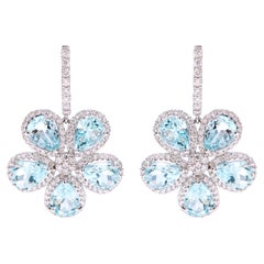 18 Karat Weißgold 7,86 Karat Aquamarin und Diamant-Blumen-Ohrringe