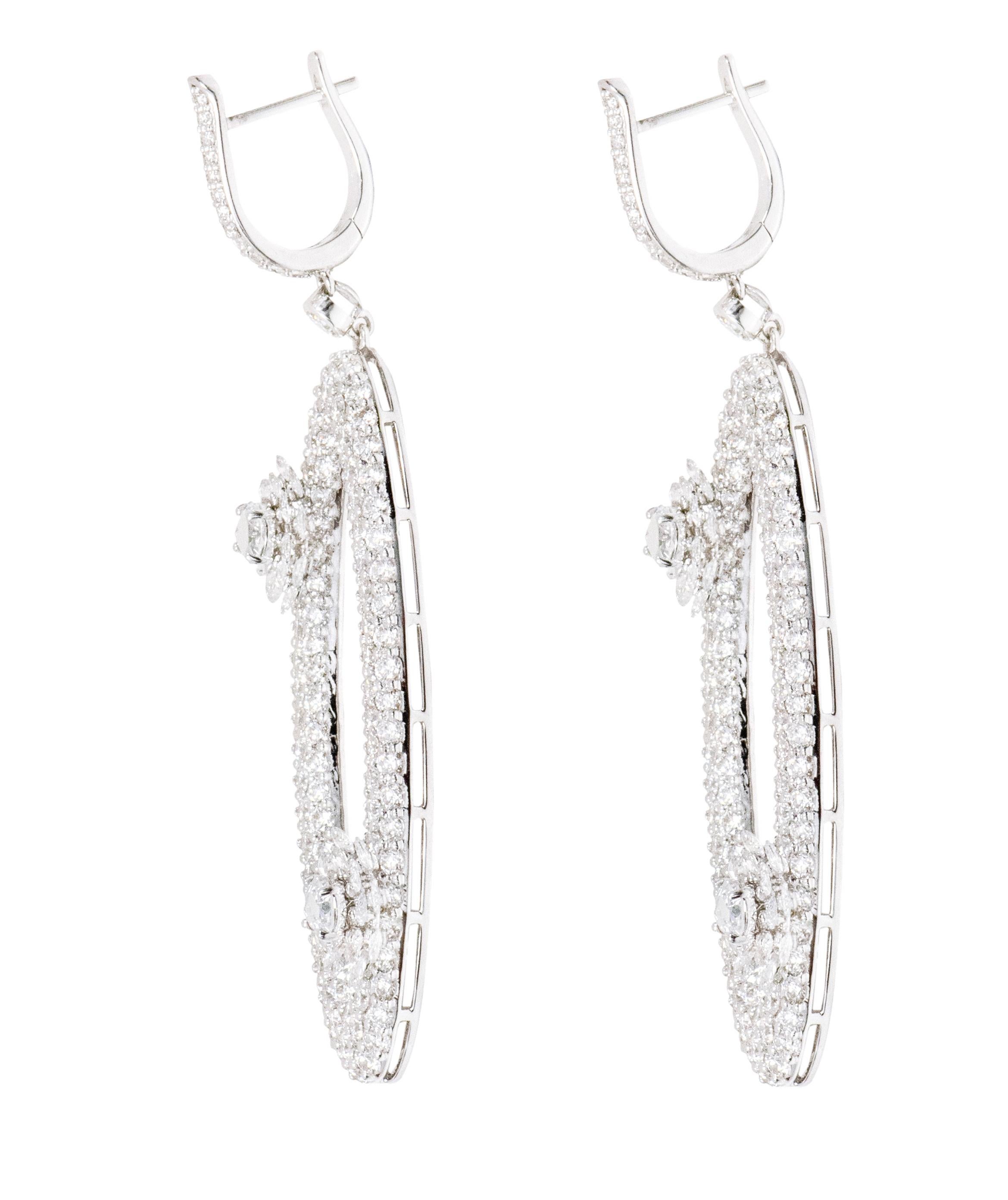 Brilliant Cut 18 Karat White Gold 7.99 Carats Diamond Dangle Cocktail Earrings For Sale