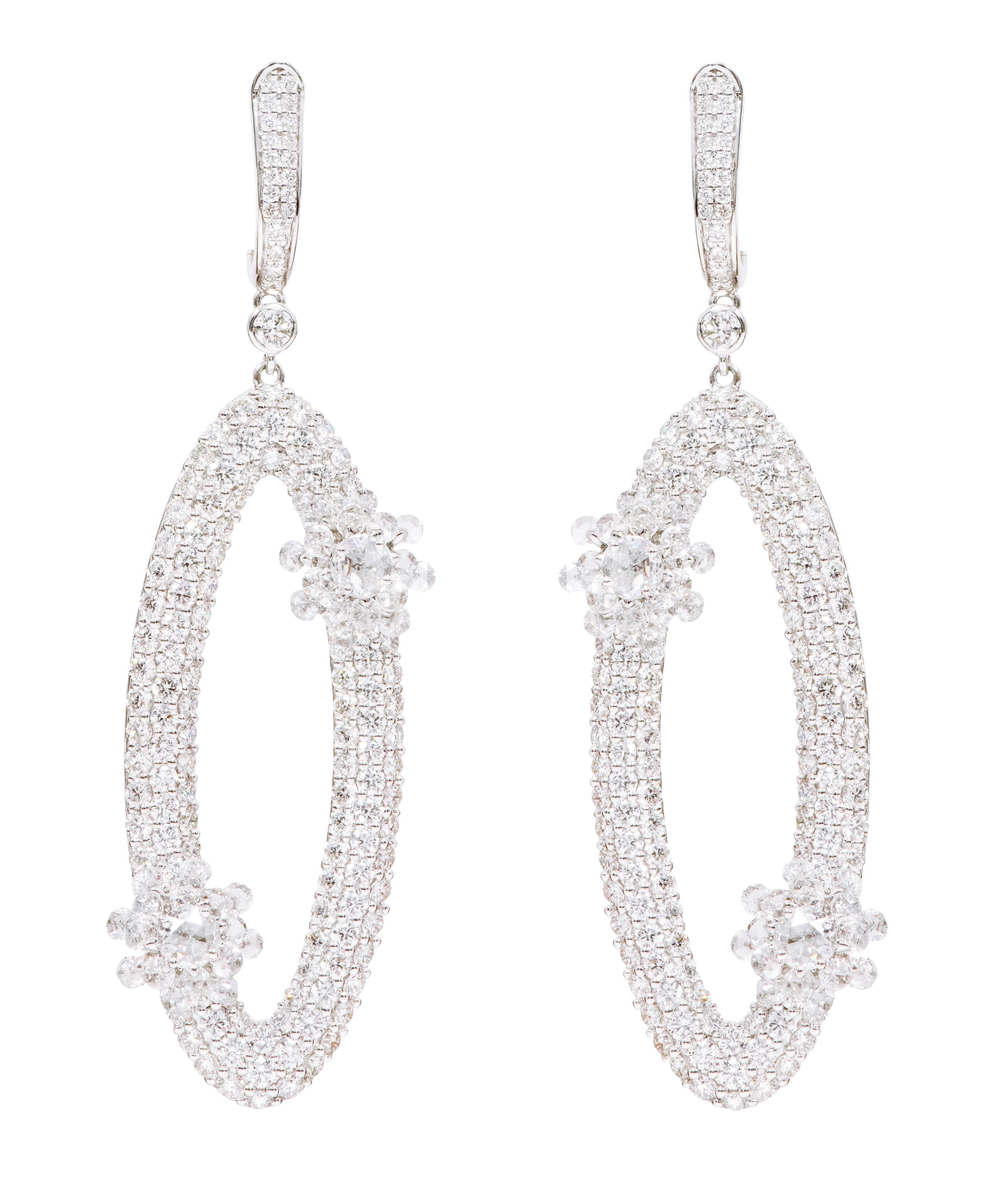 18 Karat White Gold 7.99 Carats Diamond Dangle Cocktail Earrings In New Condition For Sale In Jaipur, IN