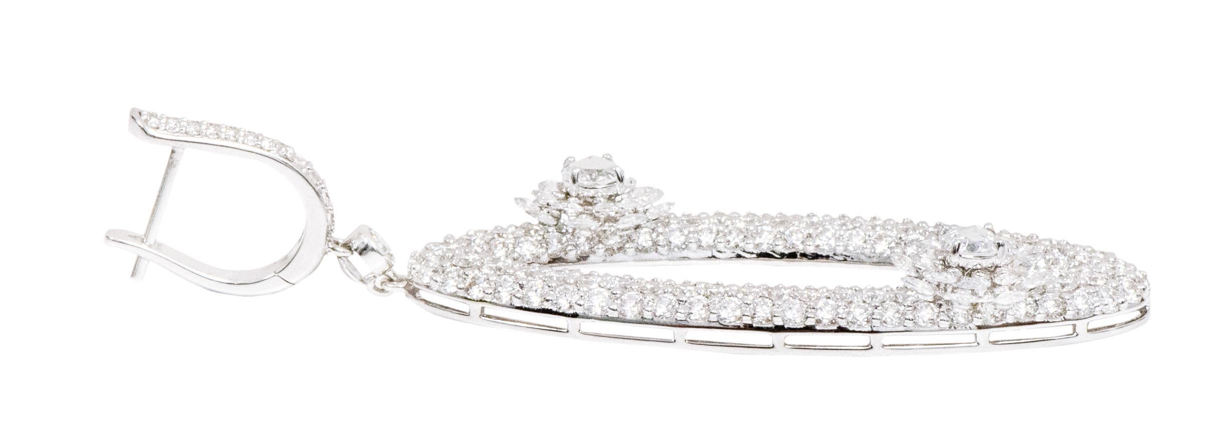 18 Karat White Gold 7.99 Carats Diamond Dangle Cocktail Earrings For Sale 2