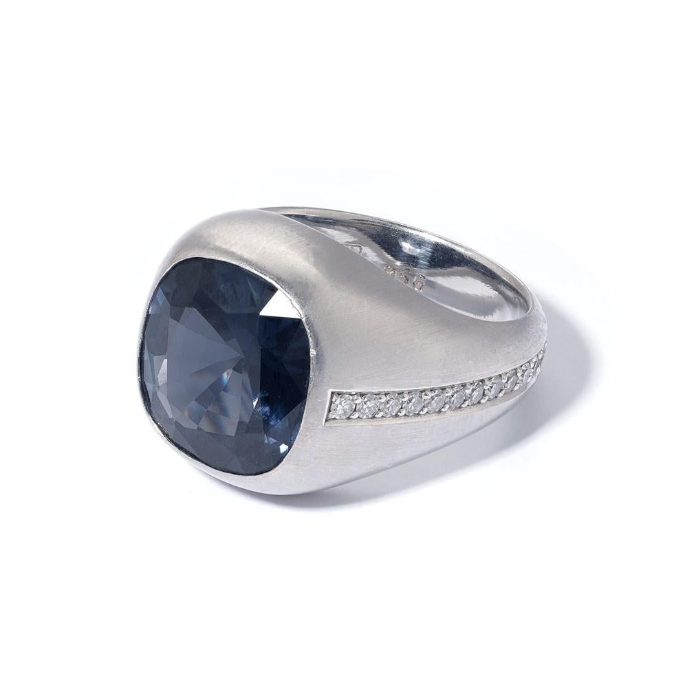 Collectors of unusual and colourful gemstones will be instantly drawn to this spectacular blue spinel signet ring. The lesser-known spinel gemstone has enjoyed a resurgence in popularity in recent years, and is available in a variety of striking