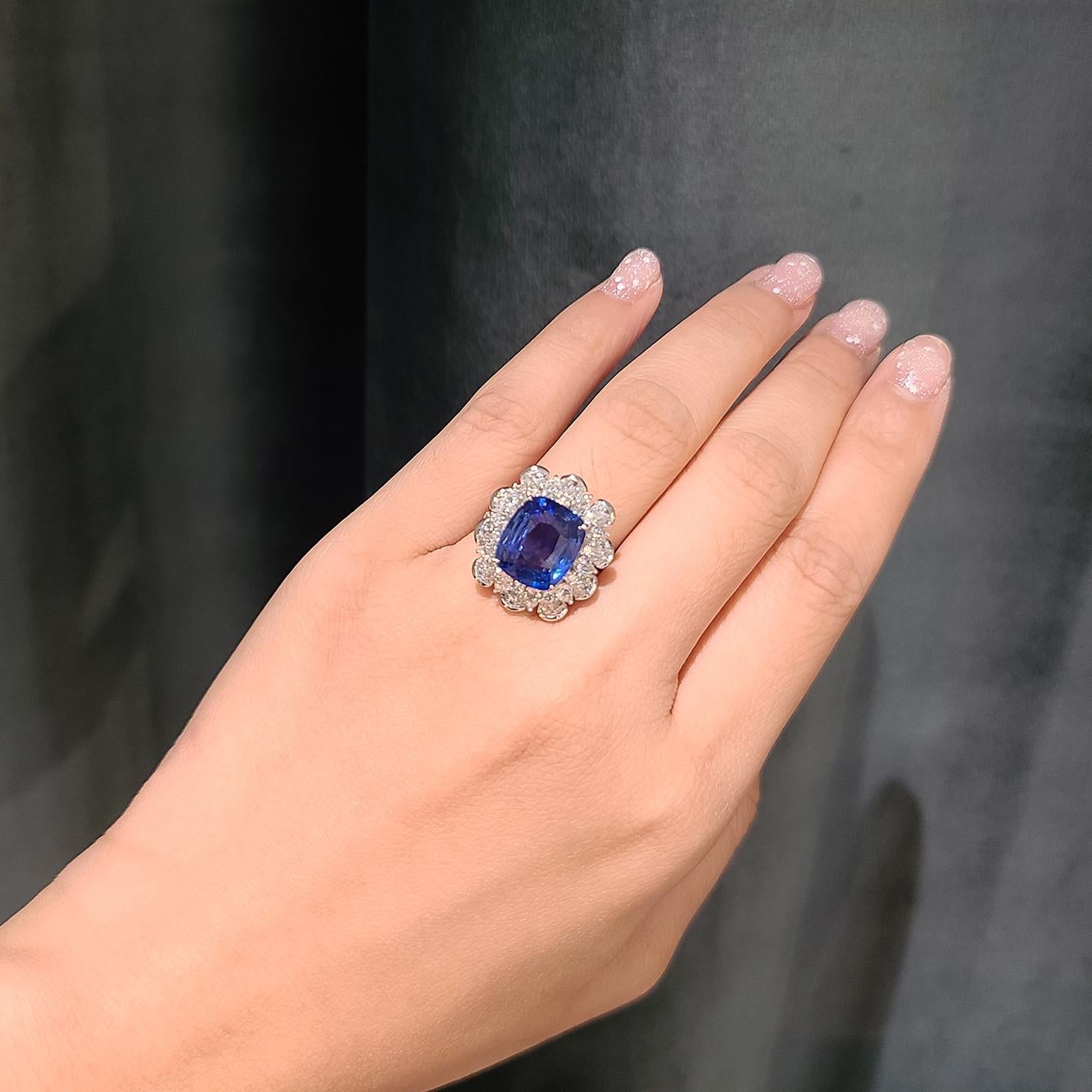 Modern 18 Karat White Gold 8.55 Carat Sri Lanka Sapphire Cushion Cut Diamond Ring For Sale