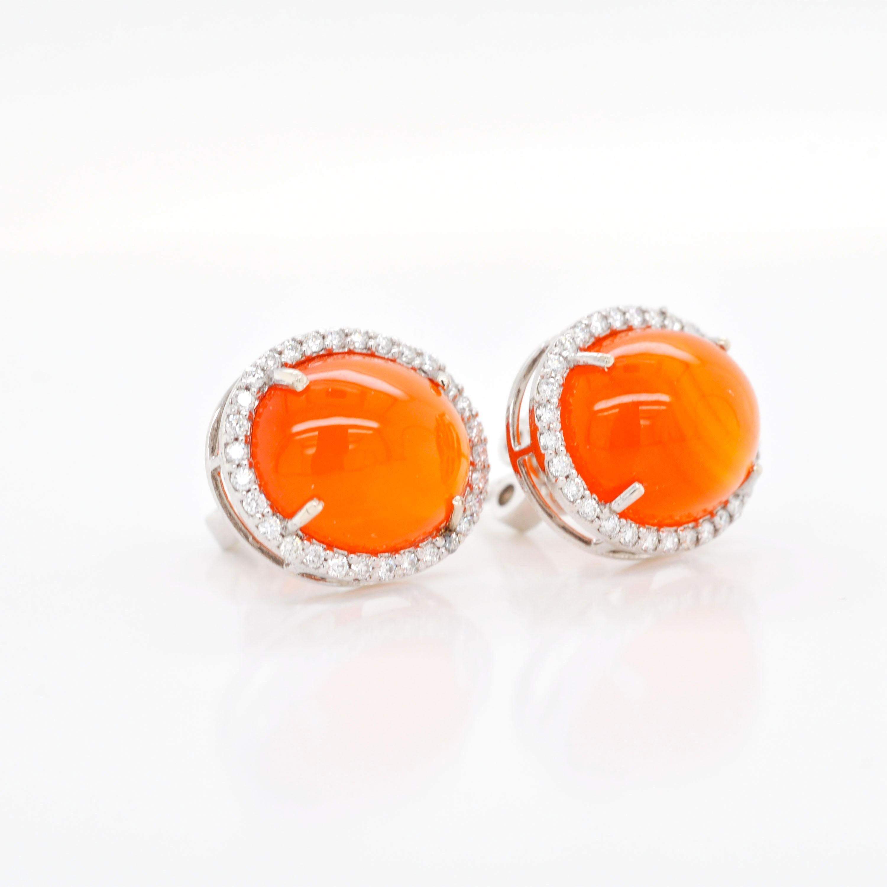 14 Karat White Gold 8.91 Carats Oval Mexican Fire Opal Diamond Halo Earrings In condizioni Nuovo in vendita a Jaipur, Rajasthan