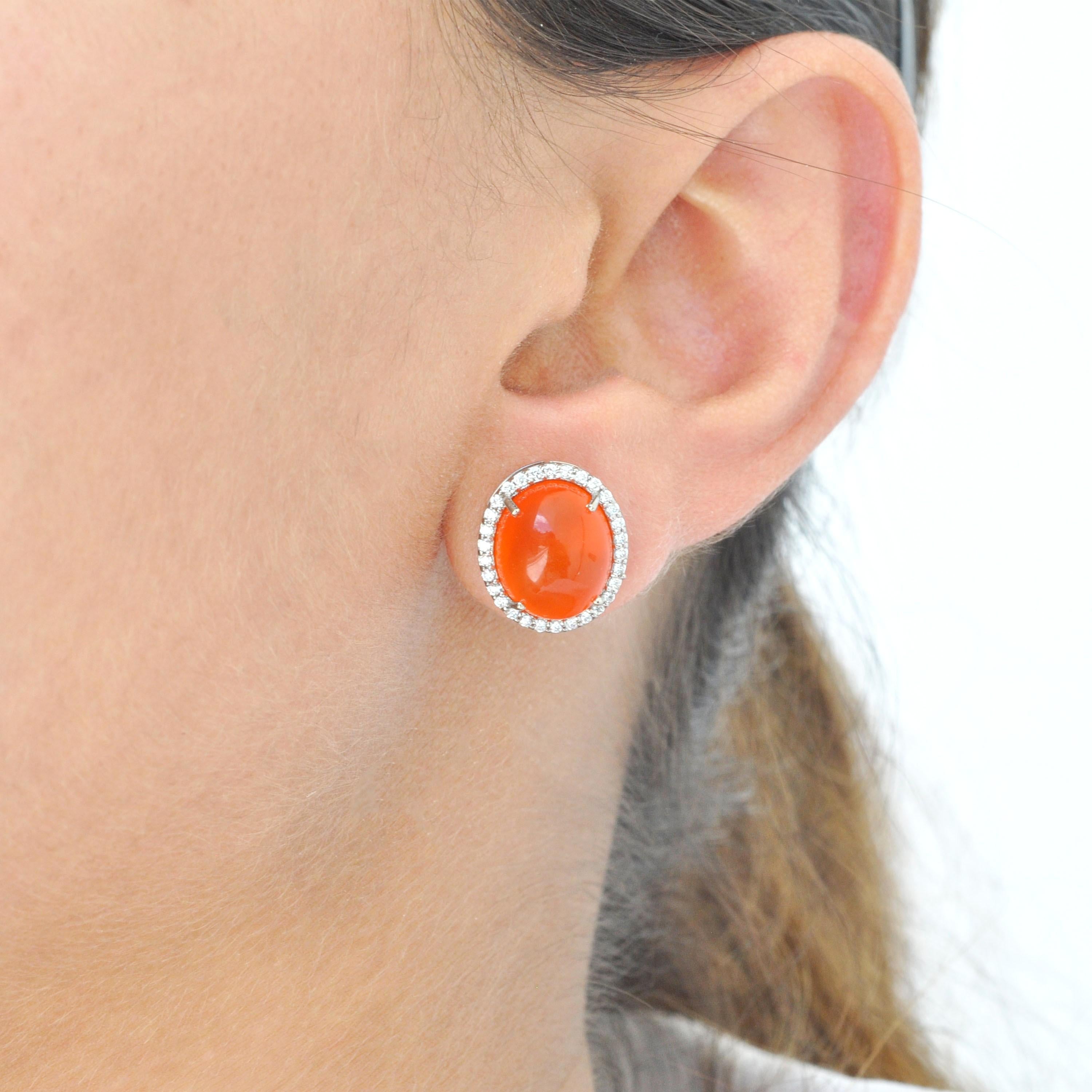 14 Karat White Gold 8.91 Carats Oval Mexican Fire Opal Diamond Halo Earrings in vendita 2