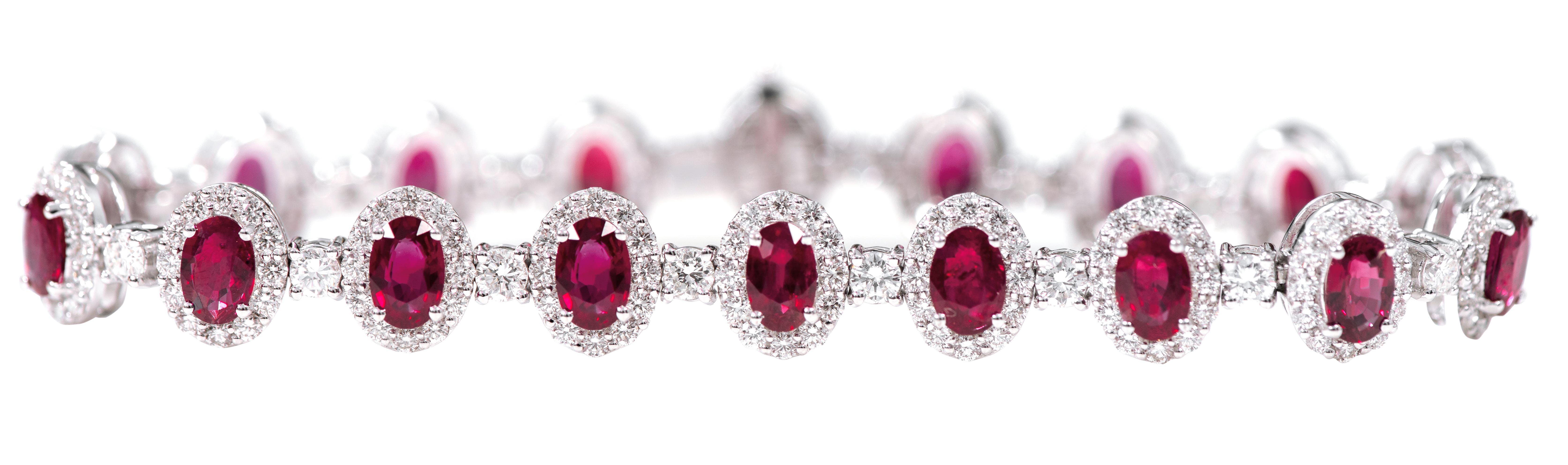 18 Karat White Gold 9.60 Carat Ruby and Diamond Cluster Modern Bracelet In New Condition For Sale In Jaipur, IN