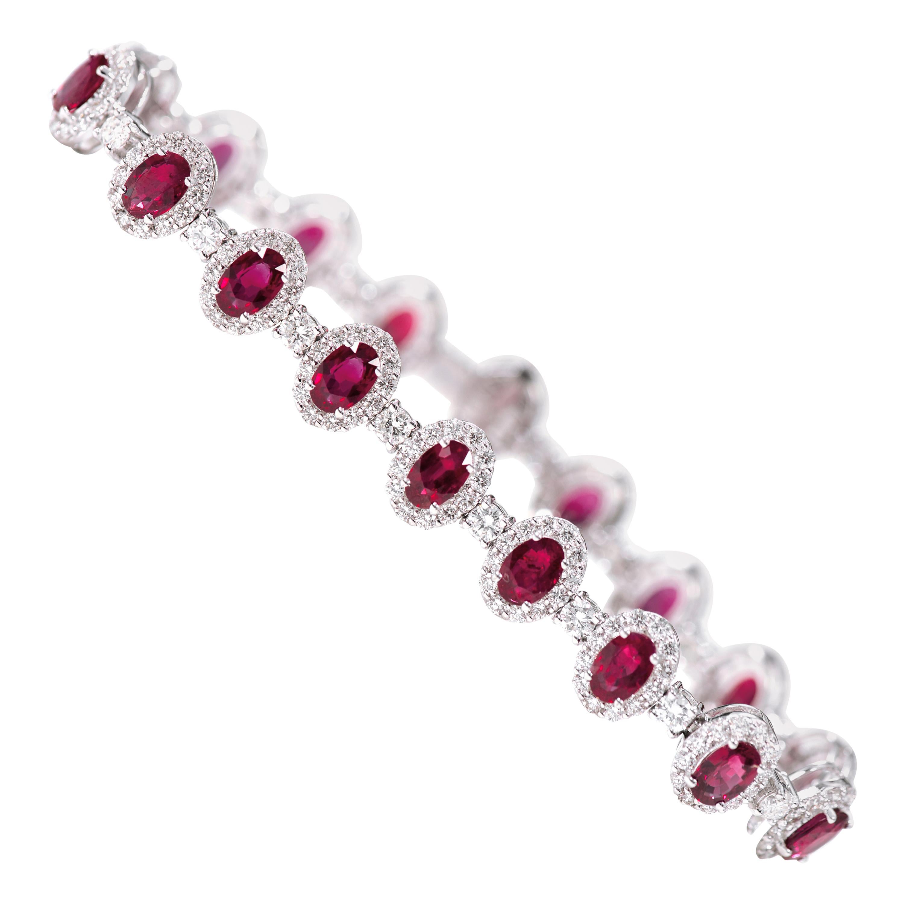 18 Karat White Gold 9.60 Carat Ruby and Diamond Cluster Modern Bracelet For Sale