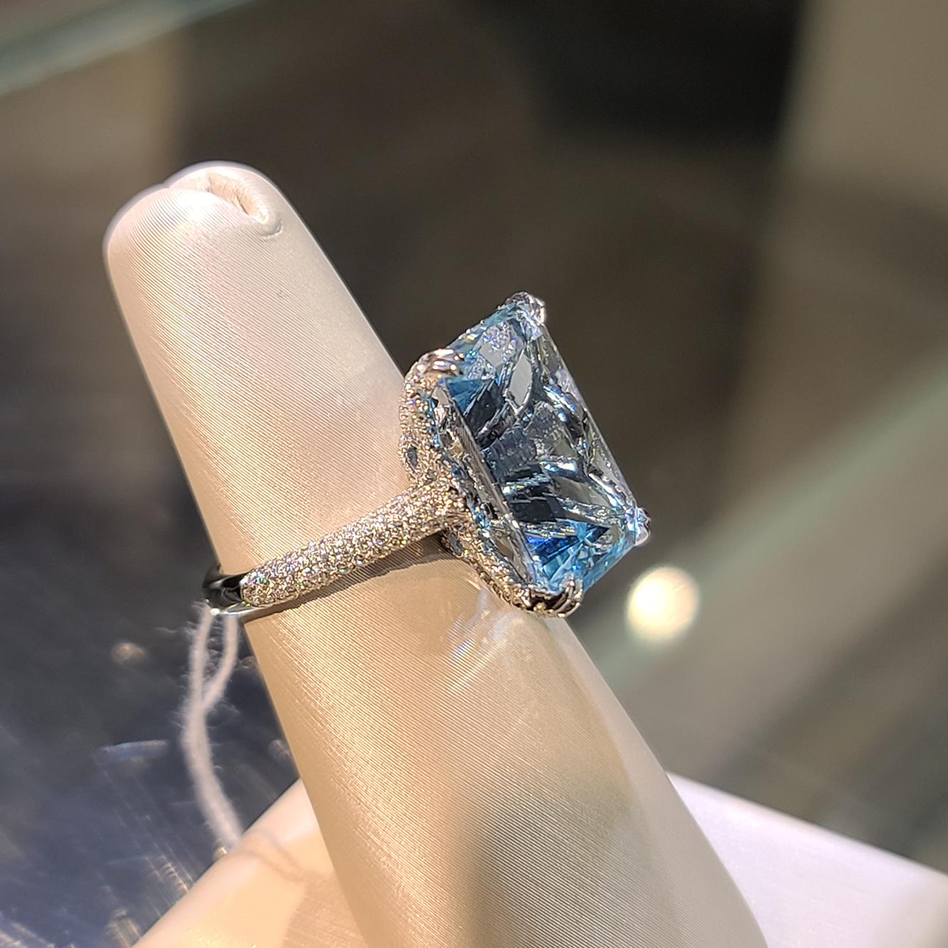 Mixed Cut GILIN 18K White Gold Diamond Ring with Aquamarine For Sale