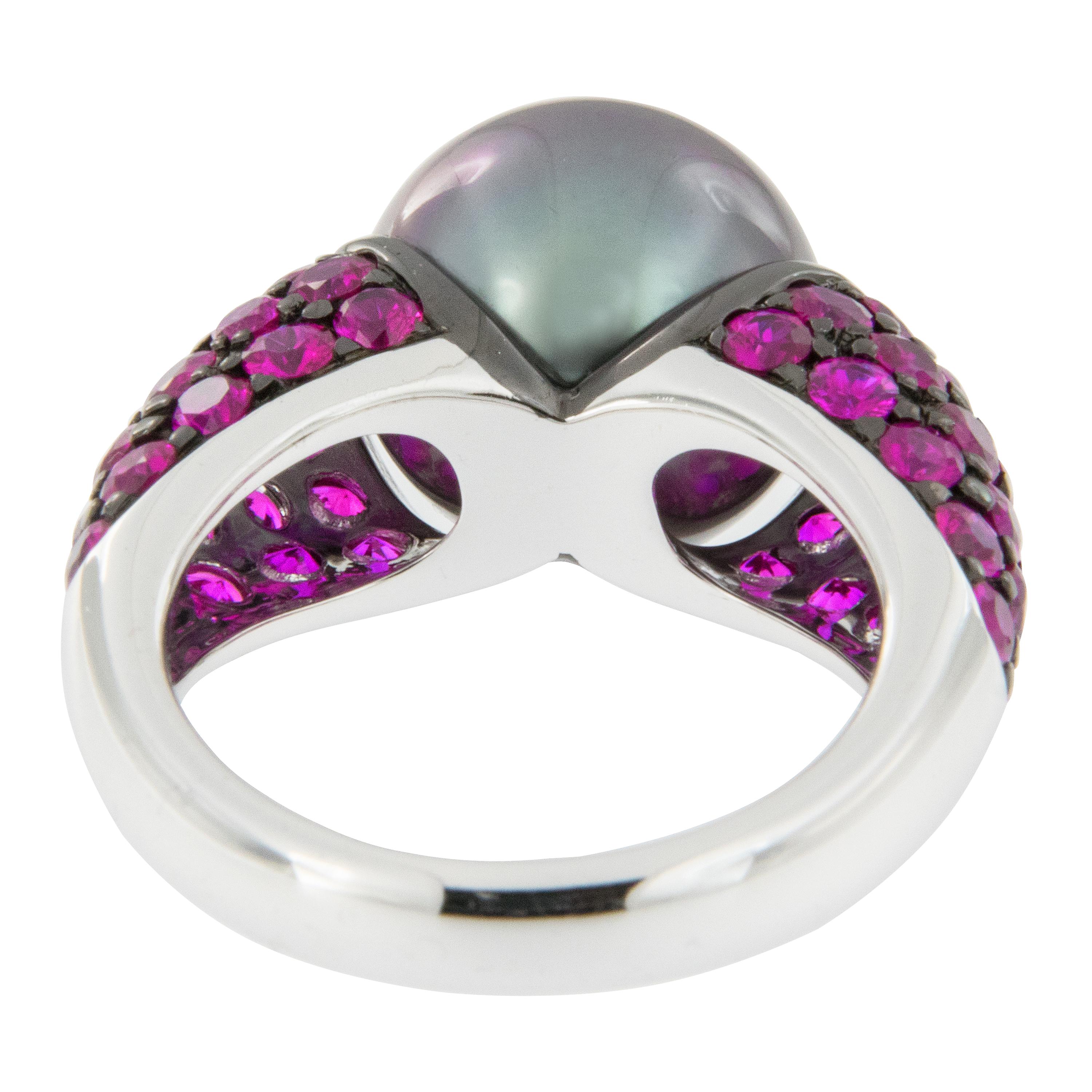 Round Cut 18 Karat White Gold AAA Tahitian Pearl and Pink Sapphire Ring For Sale