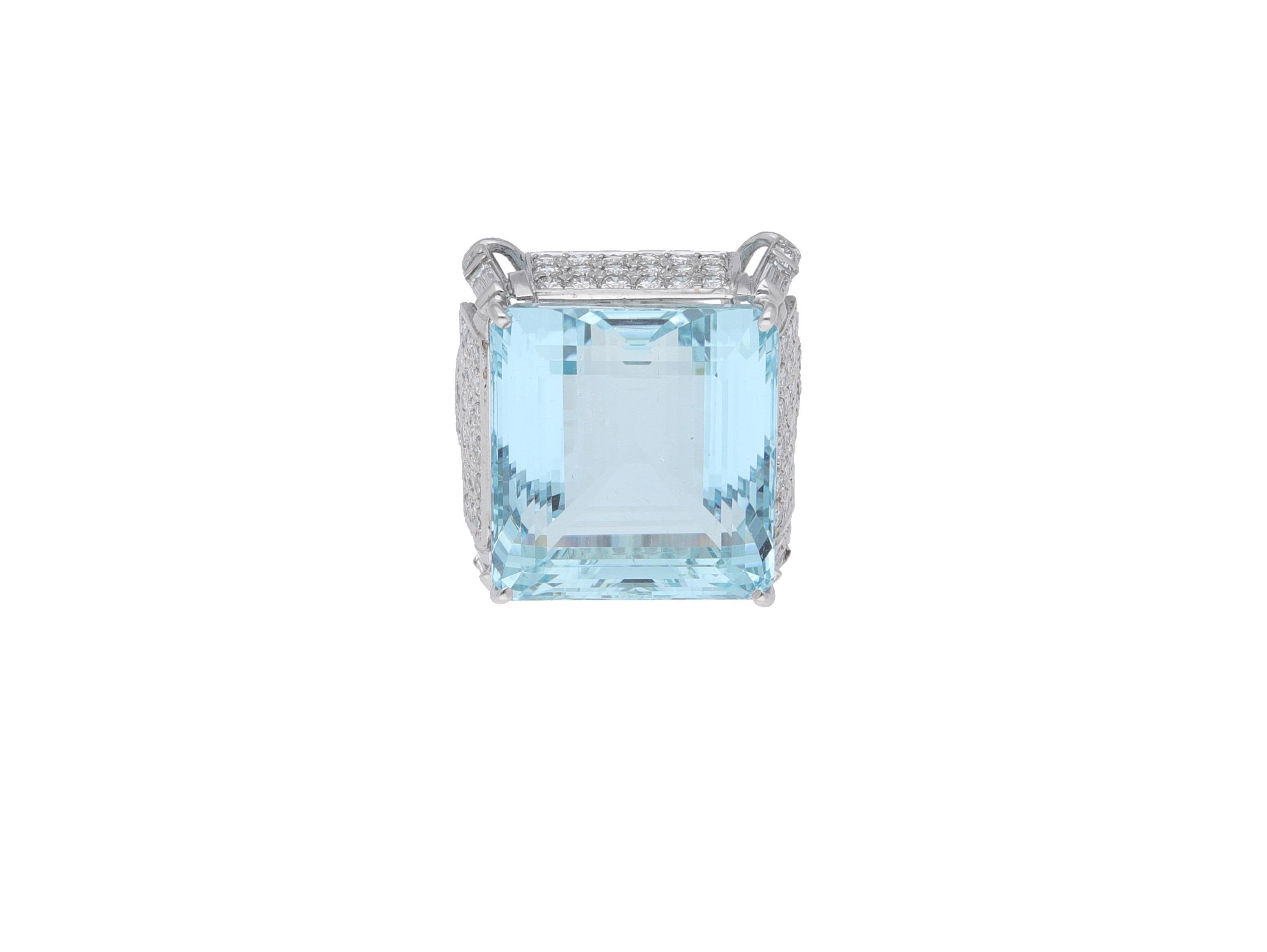 Women's 18 Karat White Gold Aquamarine Diamonds Cocktail Ring For Sale