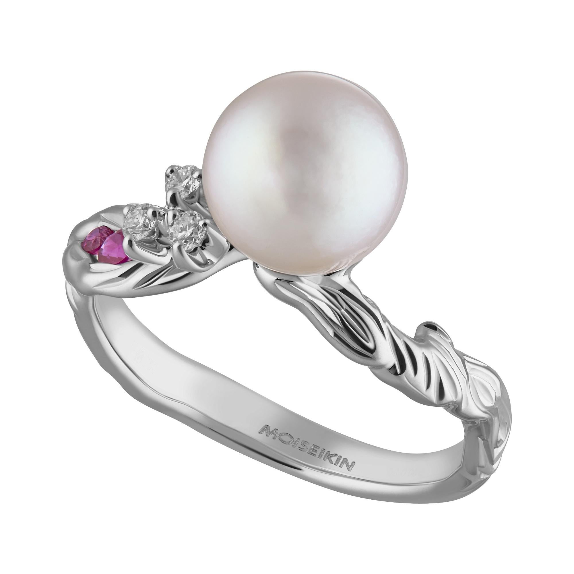 Contemporary 18 Karat White Gold Akoya Pearl Diamond Flower Ring by MOISEIKIN For Sale