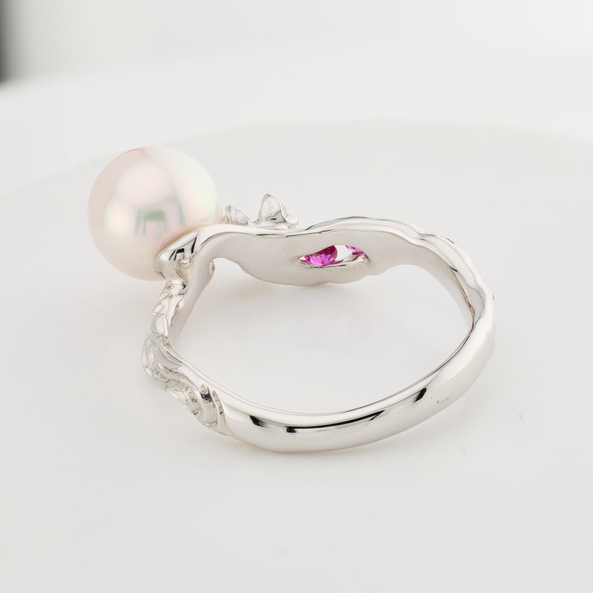 18 Karat White Gold Akoya Pearl Diamond Flower Ring by MOISEIKIN In New Condition For Sale In Hong Kong, HK
