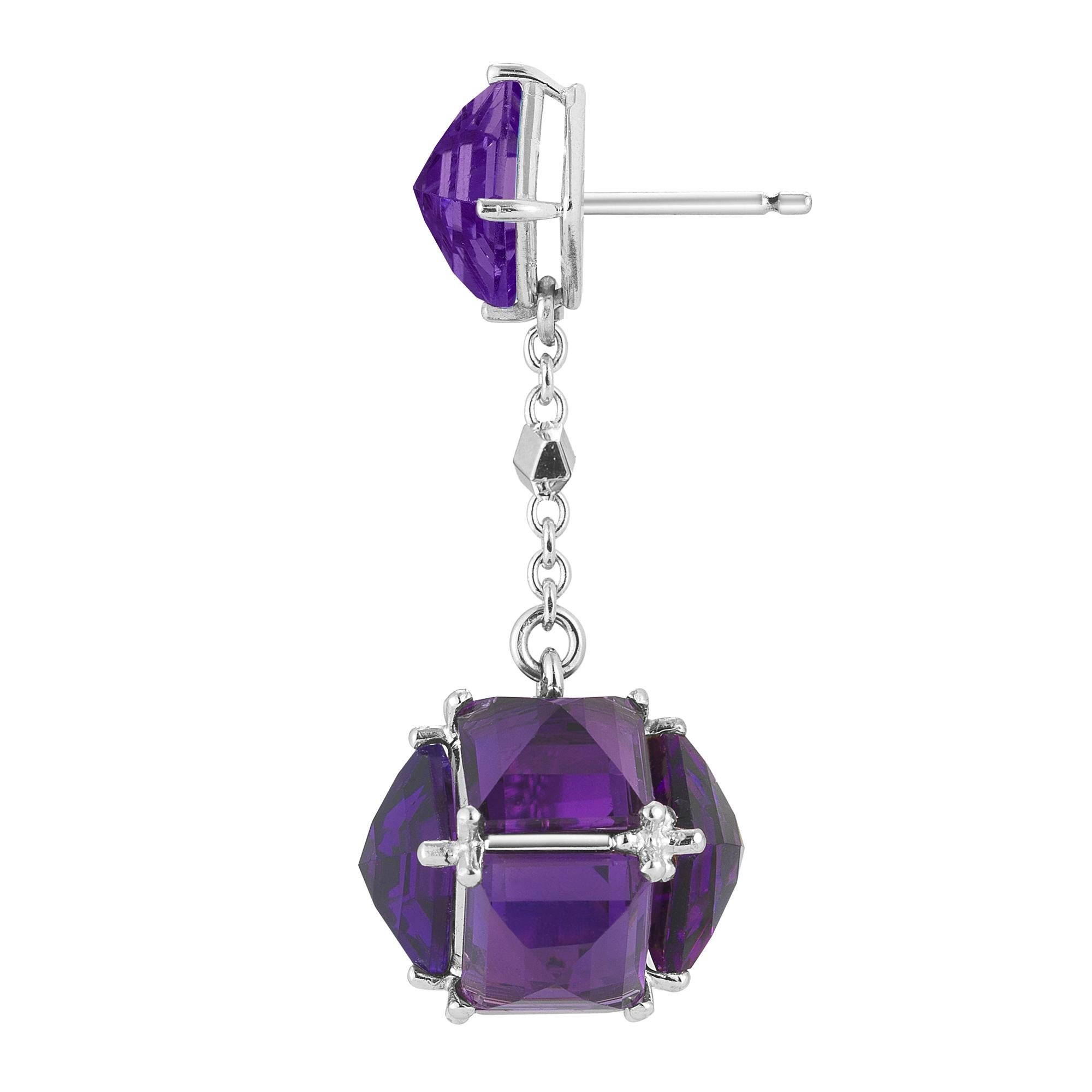 18kt white gold Very PC® earrings with reverse set emerald-cut amethyst and signature Brillante® motif.

Staying true to Paolo Costagli’s appreciation for modern and clean geometries, the Very PC® collection embodies bold angles of reverse-set