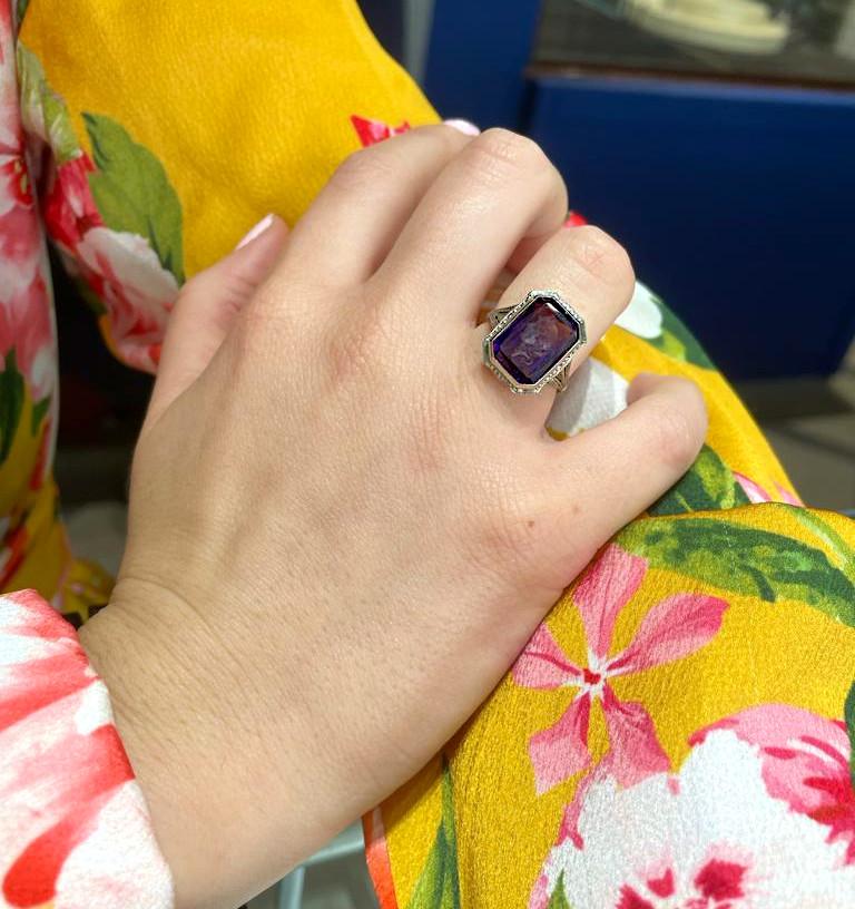 Vintage Amethyst Intaglio and White Gold Ring In Good Condition For Sale In London, GB