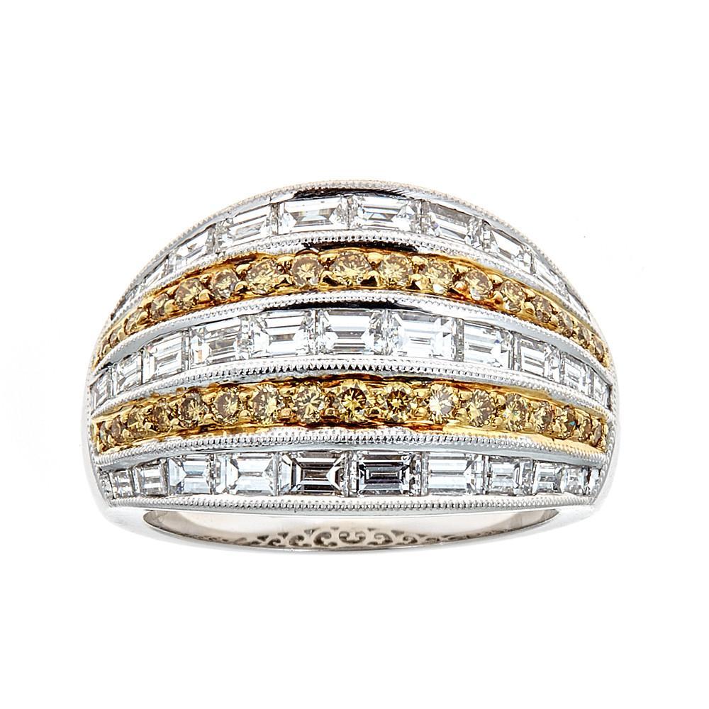 Bague cocktail en or 18 carats avec diamants jaunes fantaisie ronds et diamants blancs baguettes de 2,35 carats poids total en vente