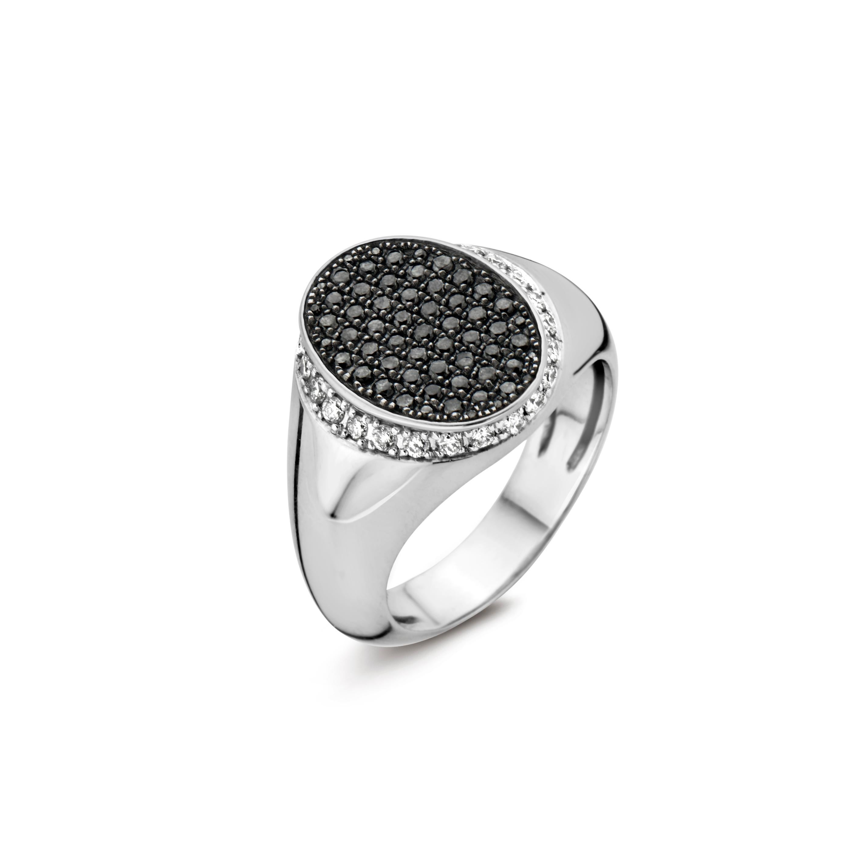 Contemporary 18 Karat White Gold and Black and White Diamond Signet Ring For Sale