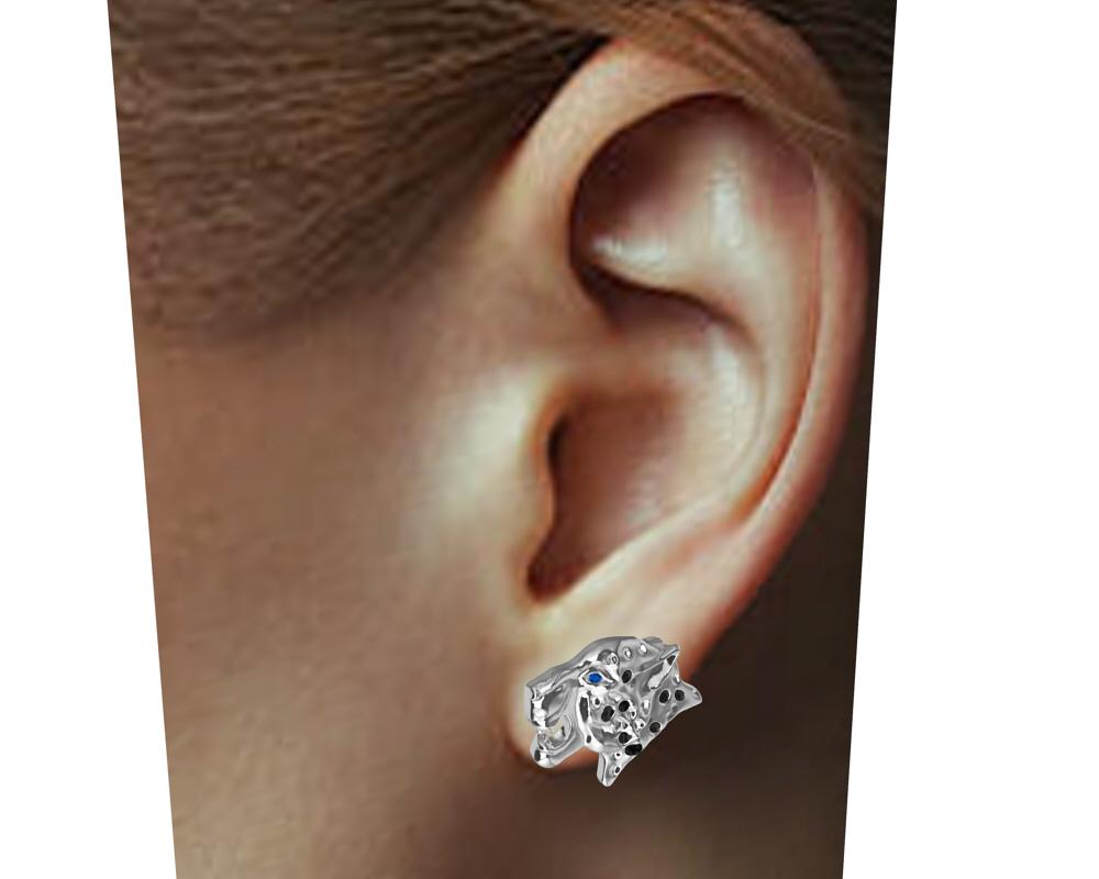 Contemporary 18 Karat White Gold and Black Spotted Diamonds Leopard Stud Earrings For Sale