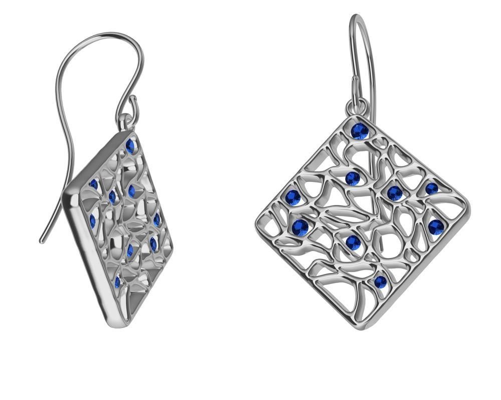 18 Karat White Gold and Blue Sapphire Seaweed Dangle Earrings In New Condition For Sale In New York, NY