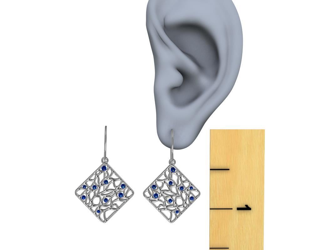 Pendants d'oreilles en or blanc 18 carats et saphir bleu en forme d'algues en vente 2