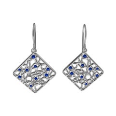 Pendants d'oreilles en or blanc 18 carats et saphir bleu en forme d'algues