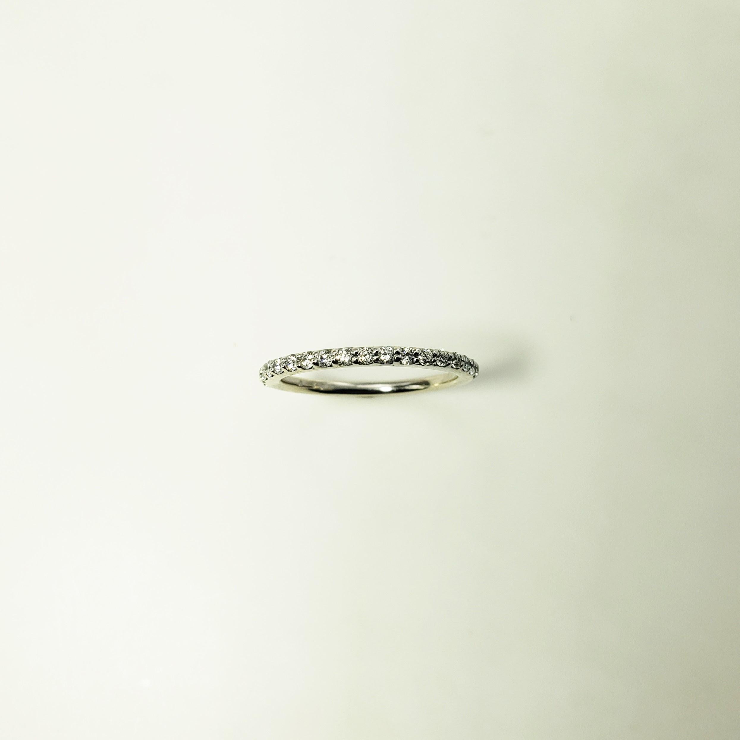 18 Karat White Gold and Diamond Band Ring Size 6.75 2