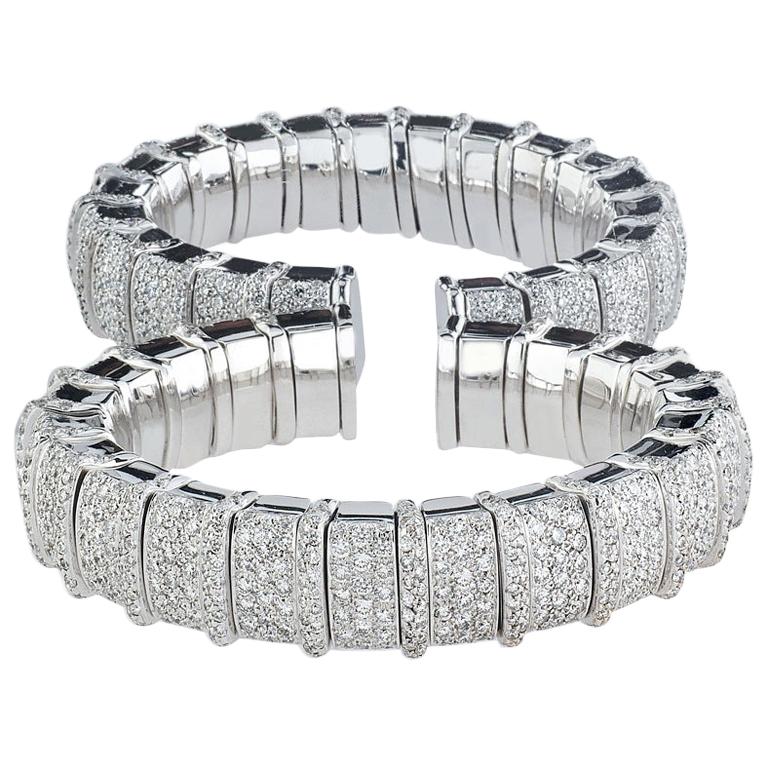 18 Karat White Gold and Diamond Bangle Bracelet- 13.65 CT For Sale