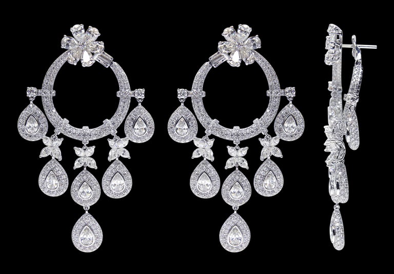 18 Karat White Gold And Diamond Chandelier Earrings For At 1stdibs Diamond Chandelier Earrings, Black Diamond Chandelier Earrings White Gold