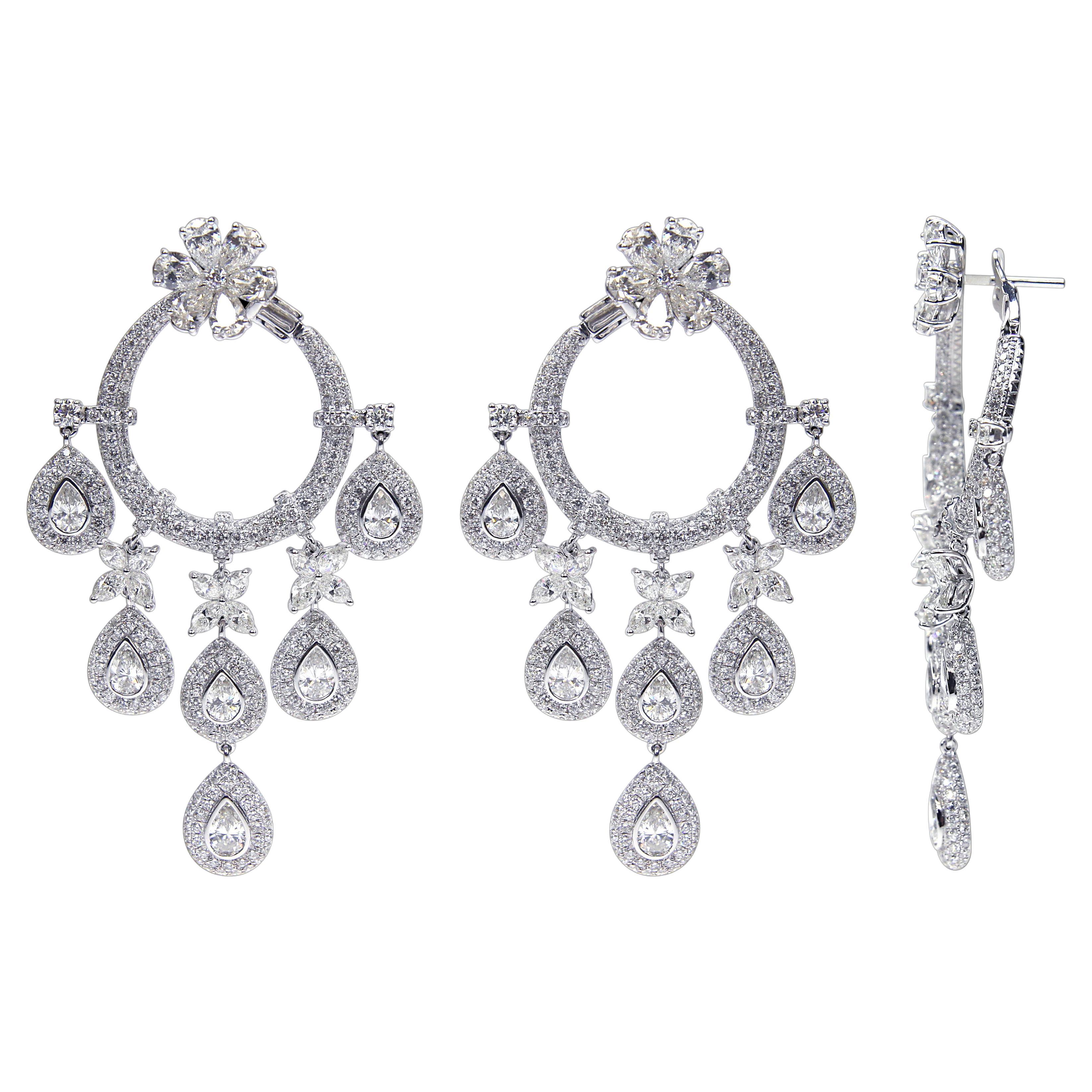 18 Karat White Gold And Diamond Chandelier Earrings For At 1stdibs Diamond Chandelier Earrings, Black Diamond Chandelier Earrings White Gold