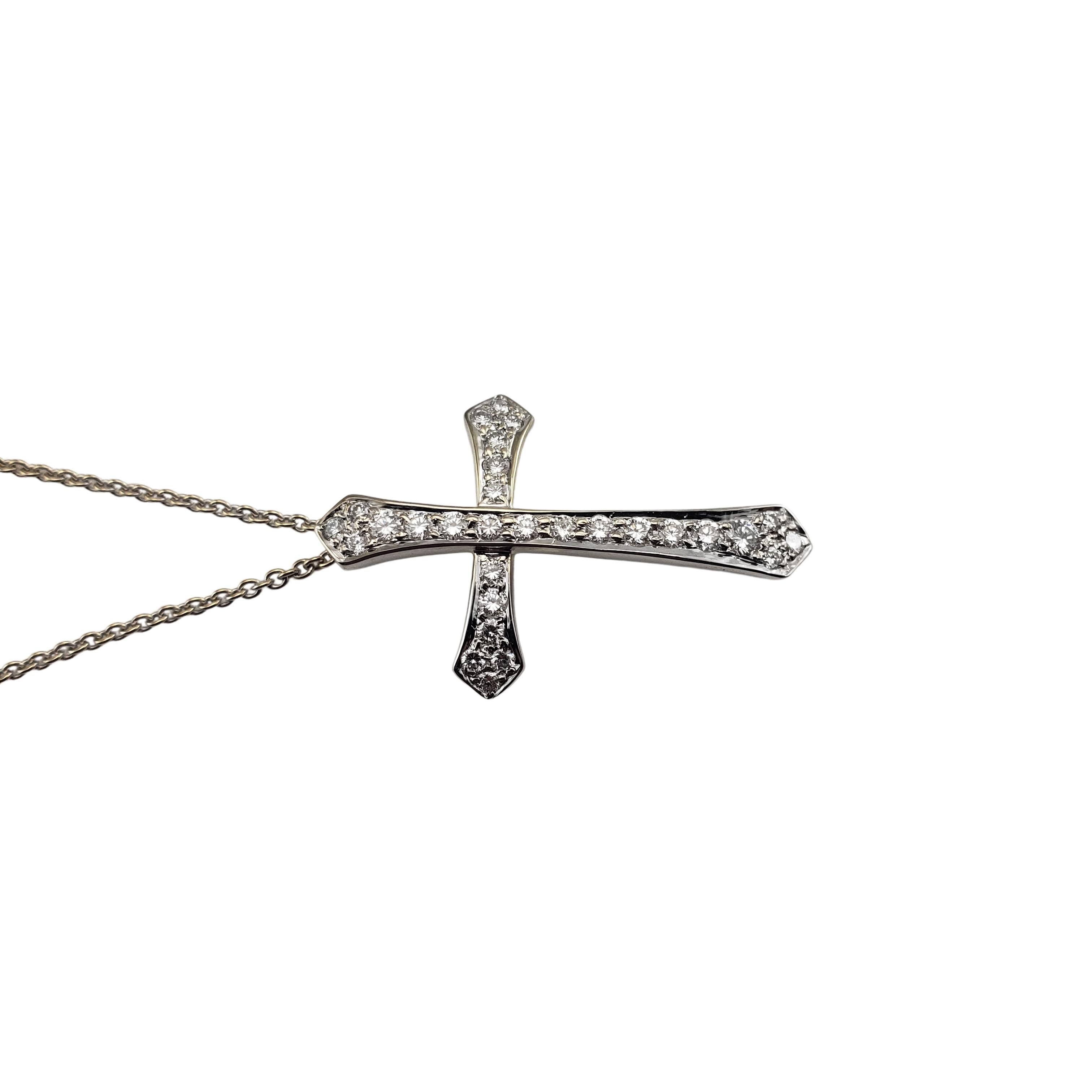 Brilliant Cut 18 Karat White Gold and Diamond Cross Pendant Necklace For Sale