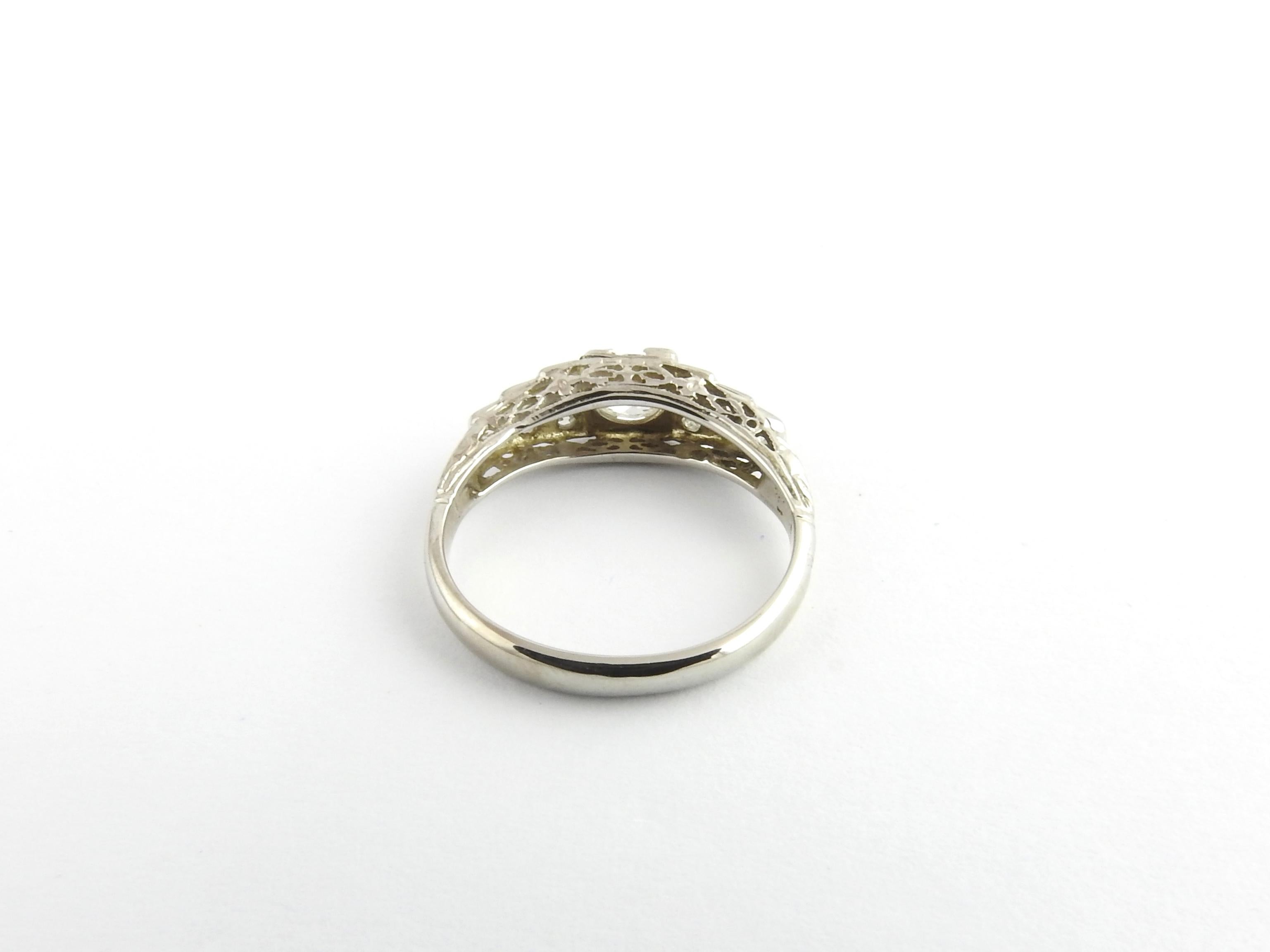 18 Karat White Gold and Diamond Engagement Ring In Good Condition In Washington Depot, CT