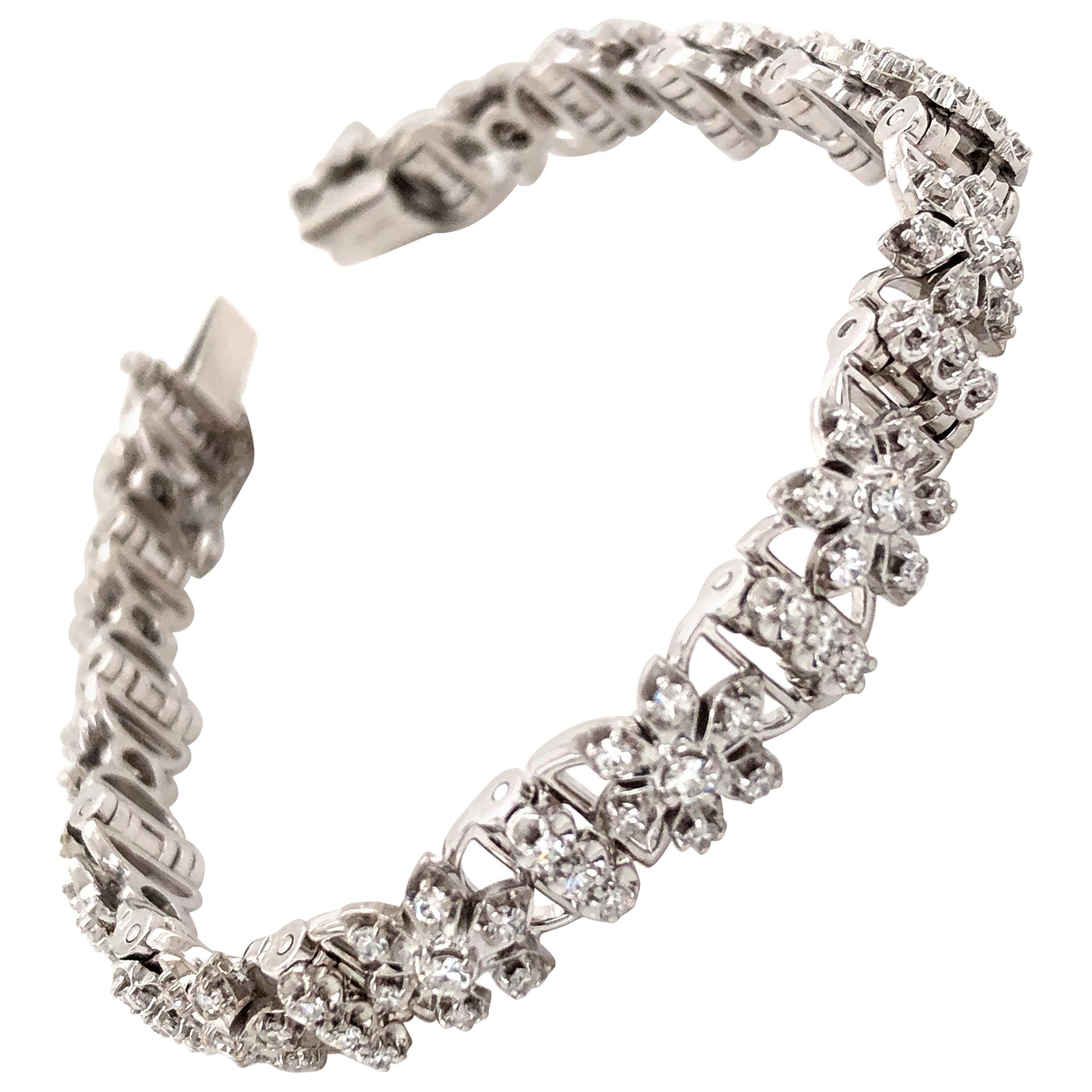18 Karat White Gold and Diamond Floral Design Link Bracelet