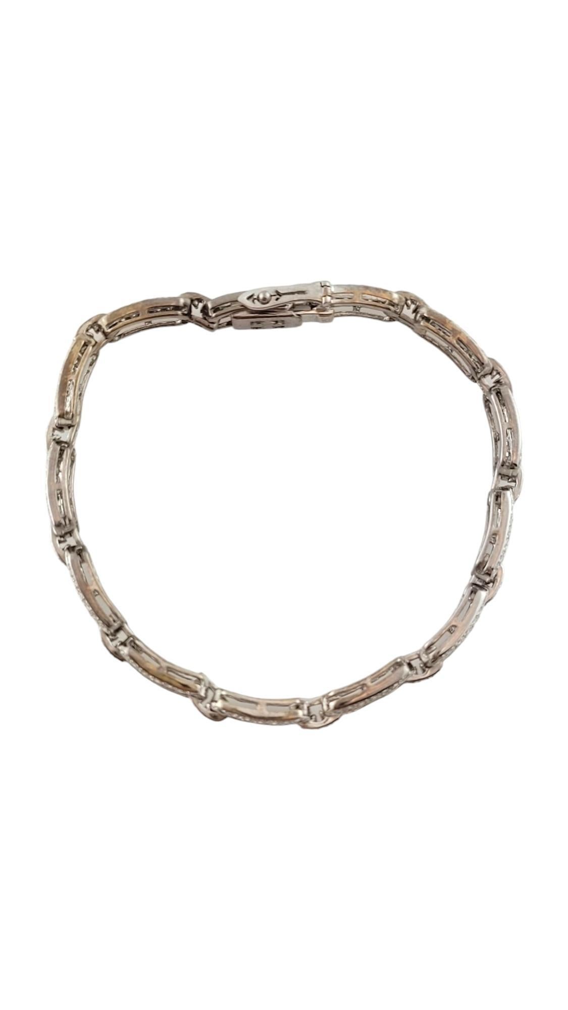 Contemporary 18 Karat White Gold and Diamond Link Bracelet #19578 For Sale