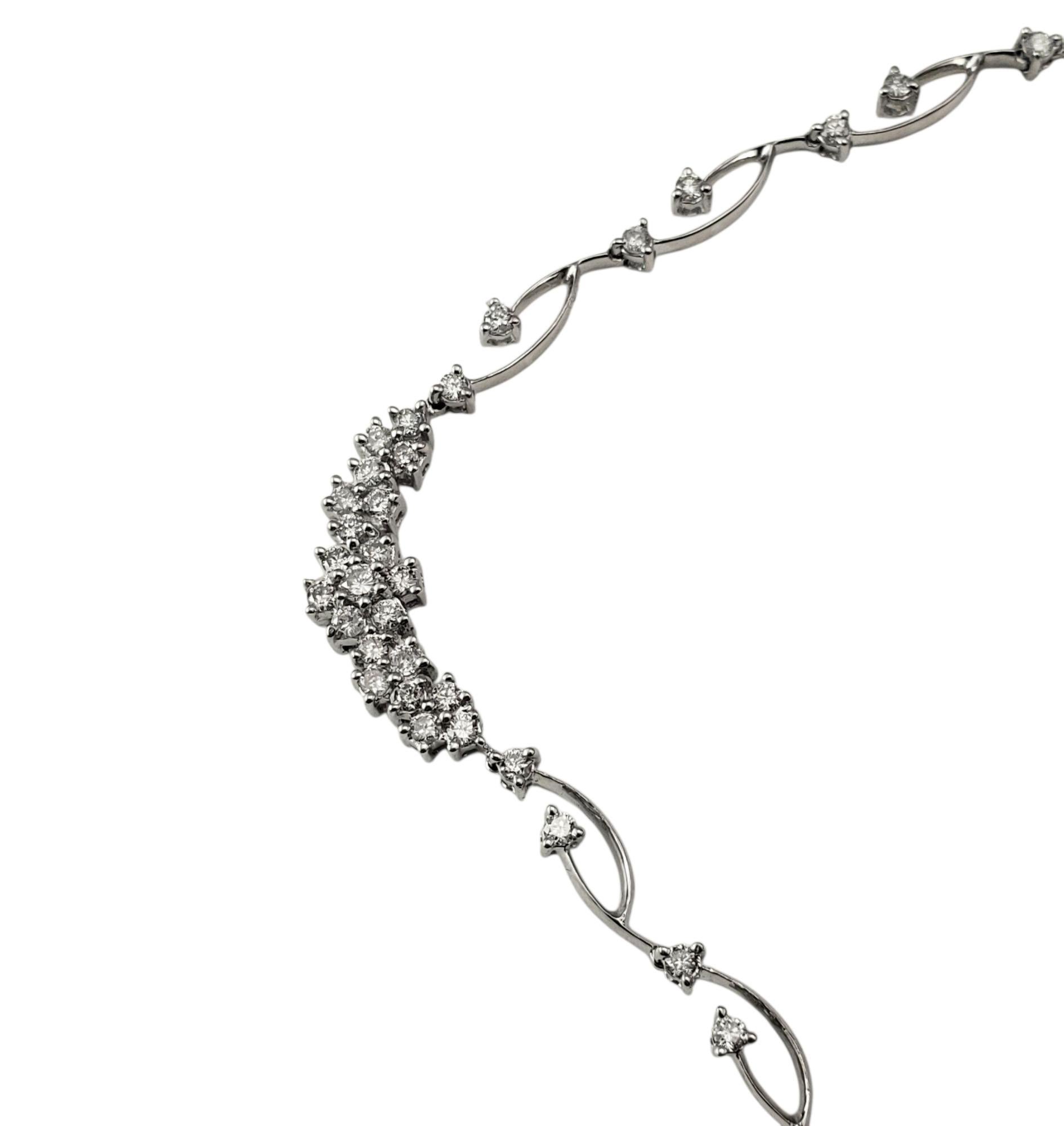 Contemporary 18 Karat White Gold and Diamond Necklace #21974 For Sale